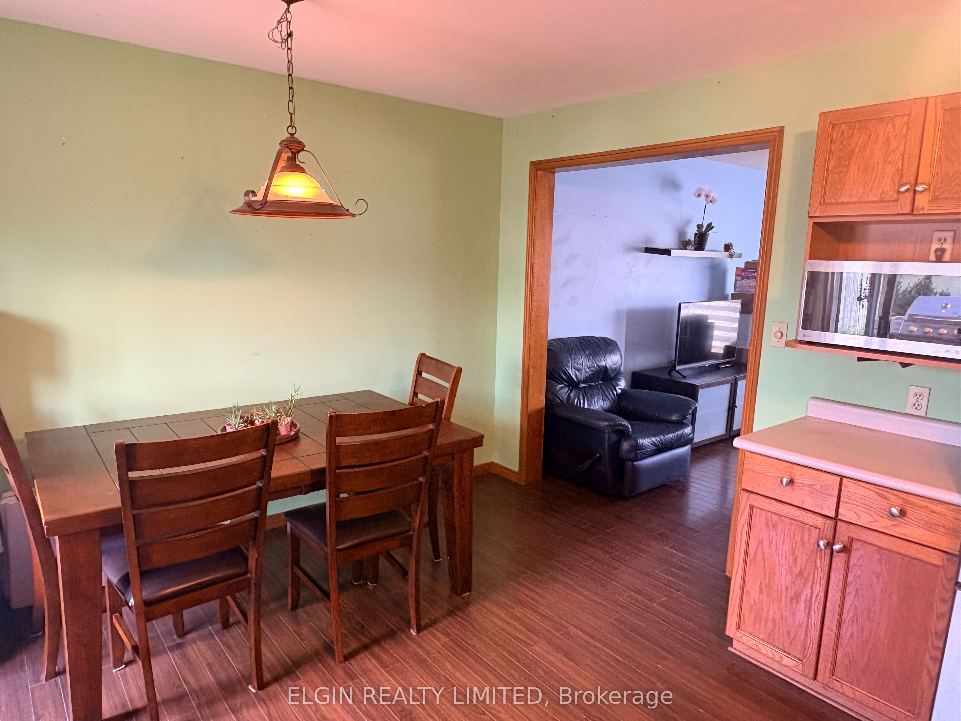 111 Manor Road Property Photo 4