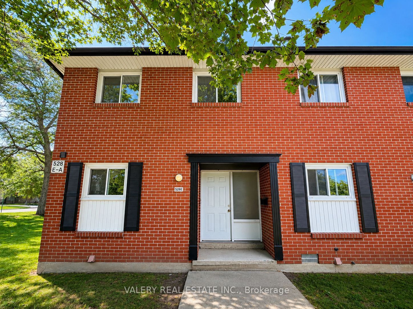 528 Sunnydale Place E Property Photo 1
