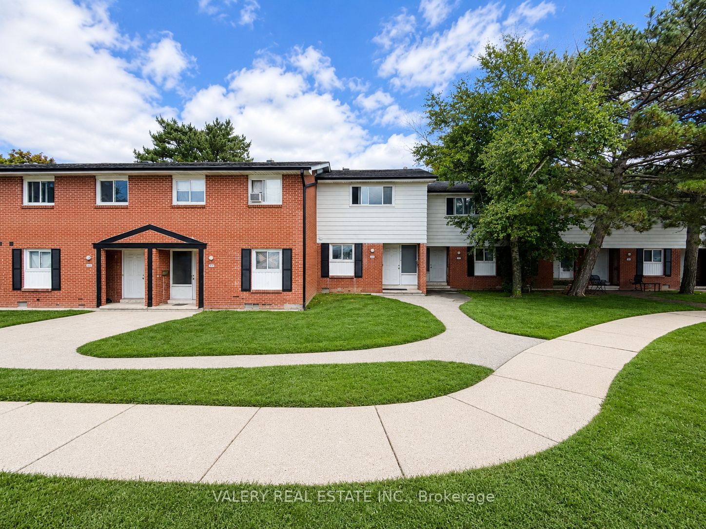 516 Sunnydale Place E Property Photo 1