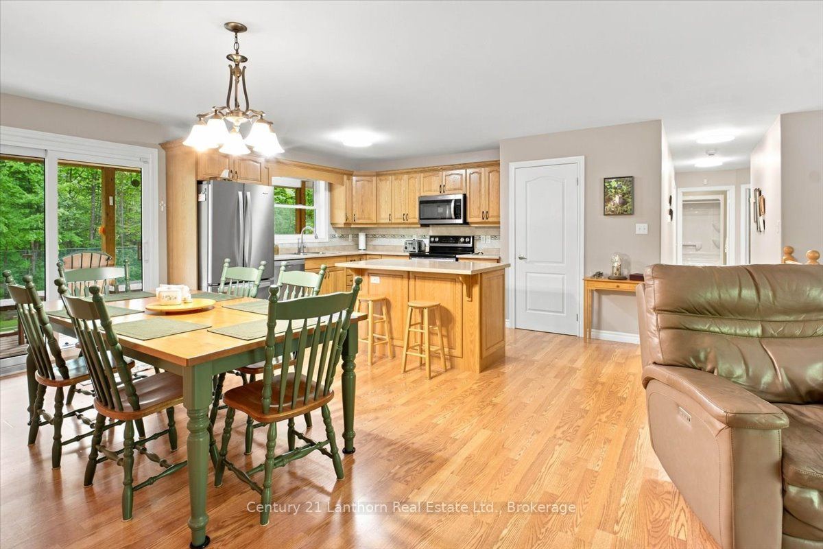 18448 Highway 62 Property Photo 8