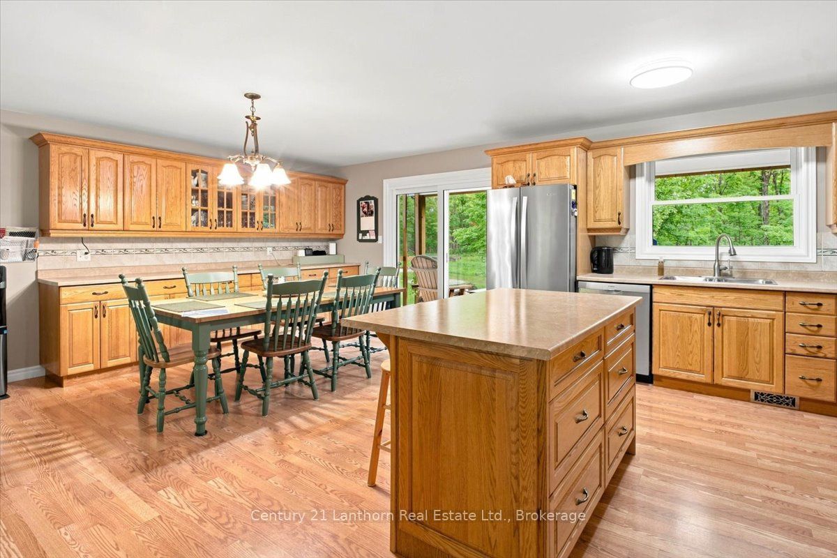 18448 Highway 62 Property Photo 9