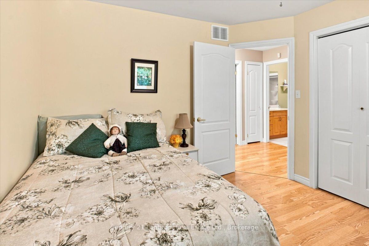 18448 Highway 62 Property Photo 24