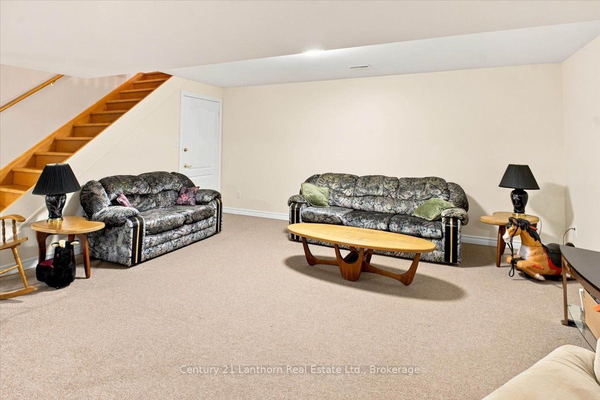 18448 Highway 62 Property Photo 26