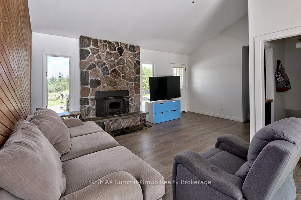 449686 10th Concession Road Property Photo 8