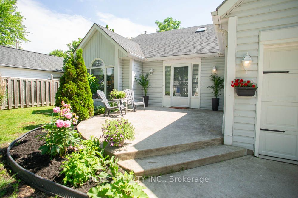 61 Leslie Avenue Property Photo 6