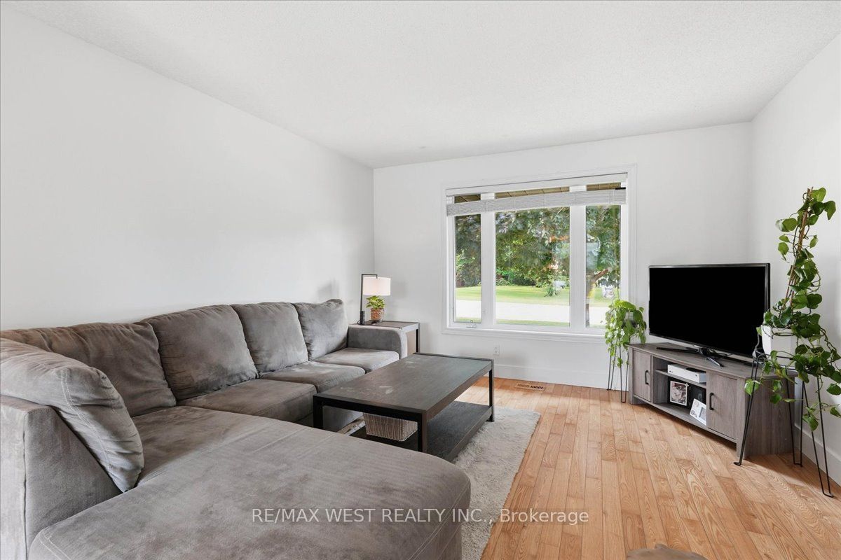 12 Dunnett Drive Property Photo 6