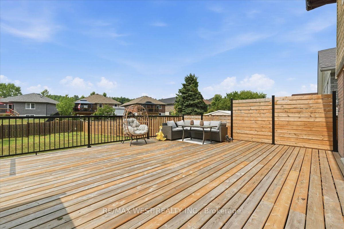 12 Dunnett Drive Property Photo 13