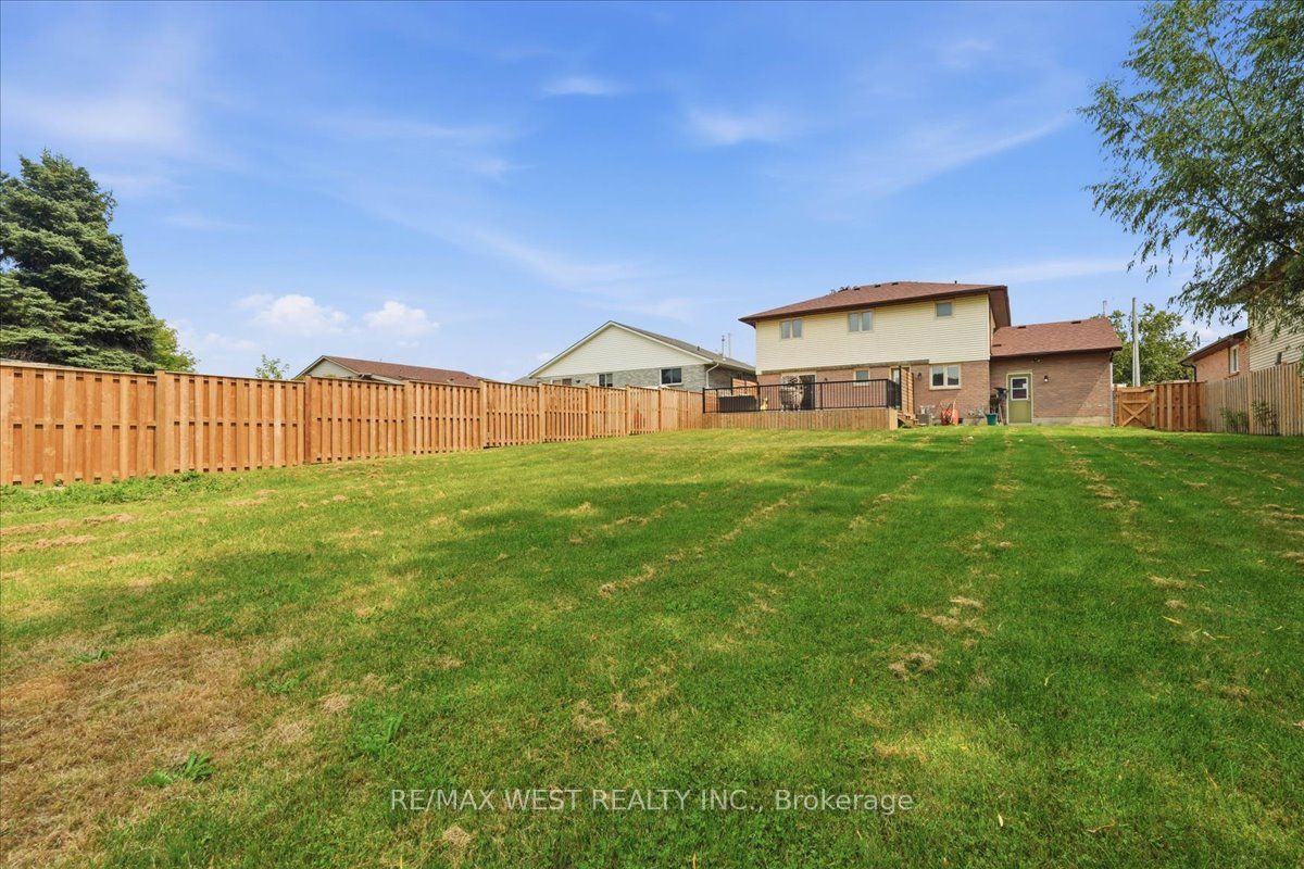 12 Dunnett Drive Property Photo 14