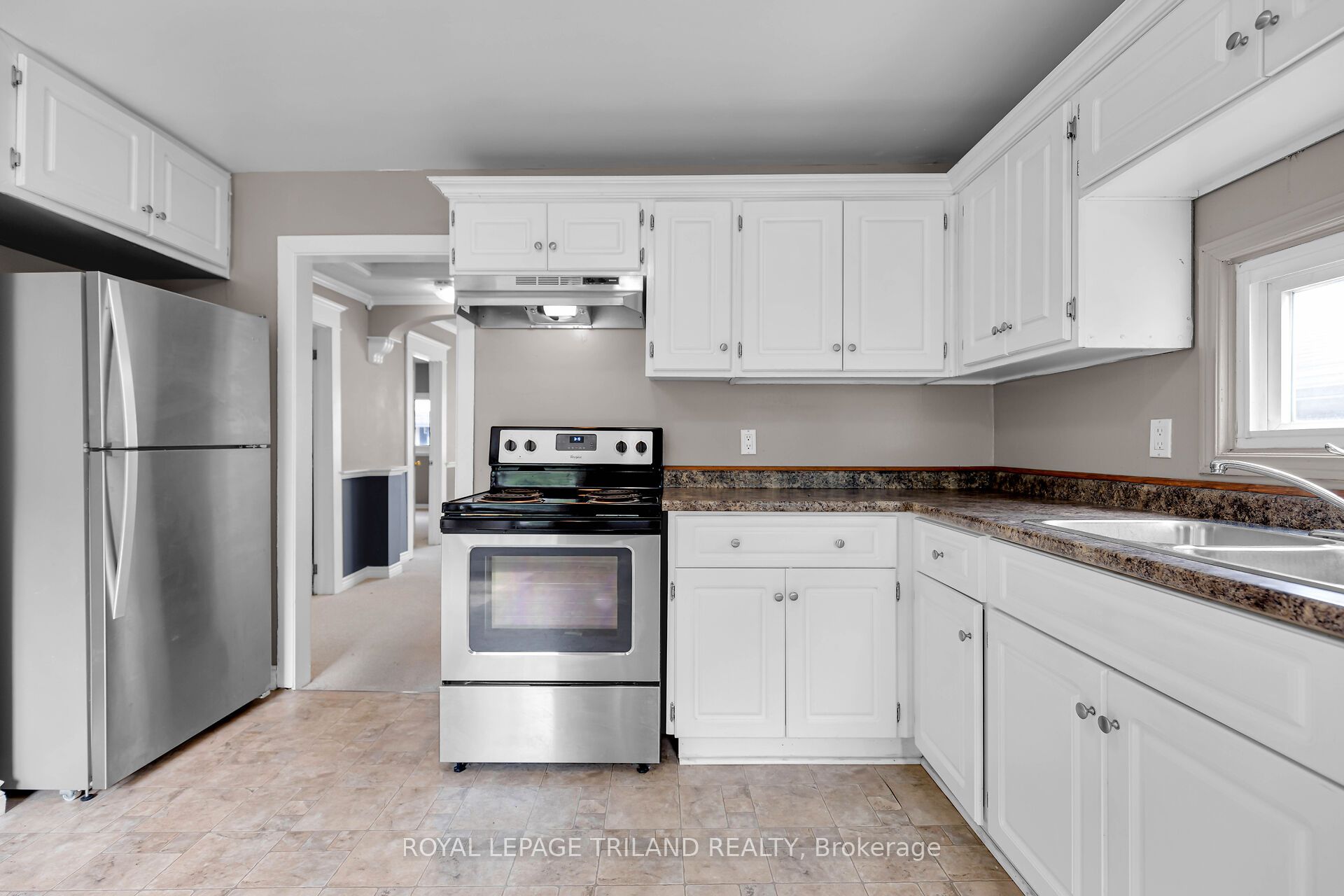 35 Miles Street Property Photo 6