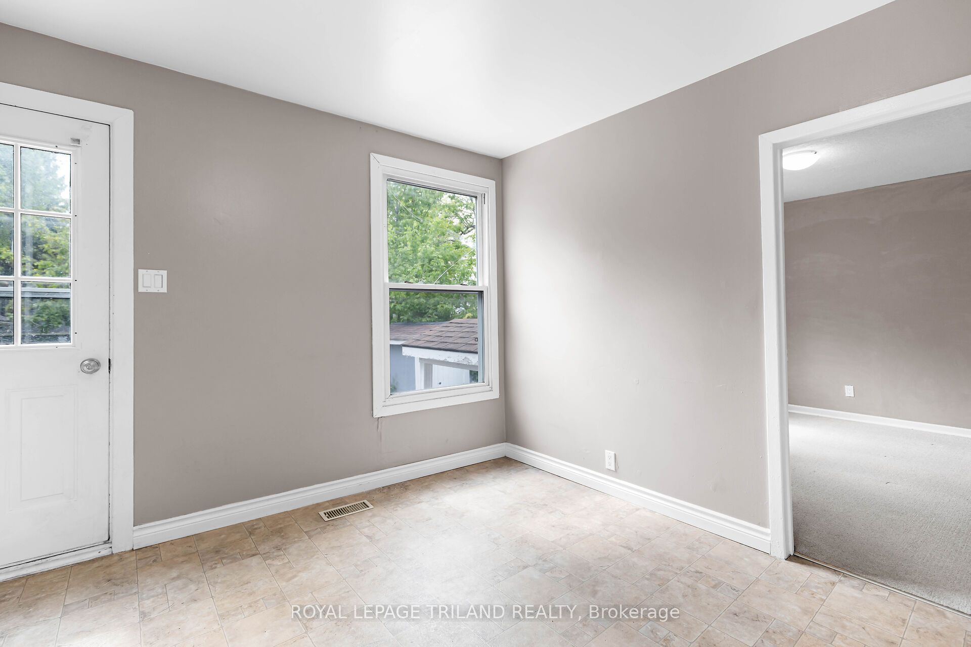 35 Miles Street Property Photo 10