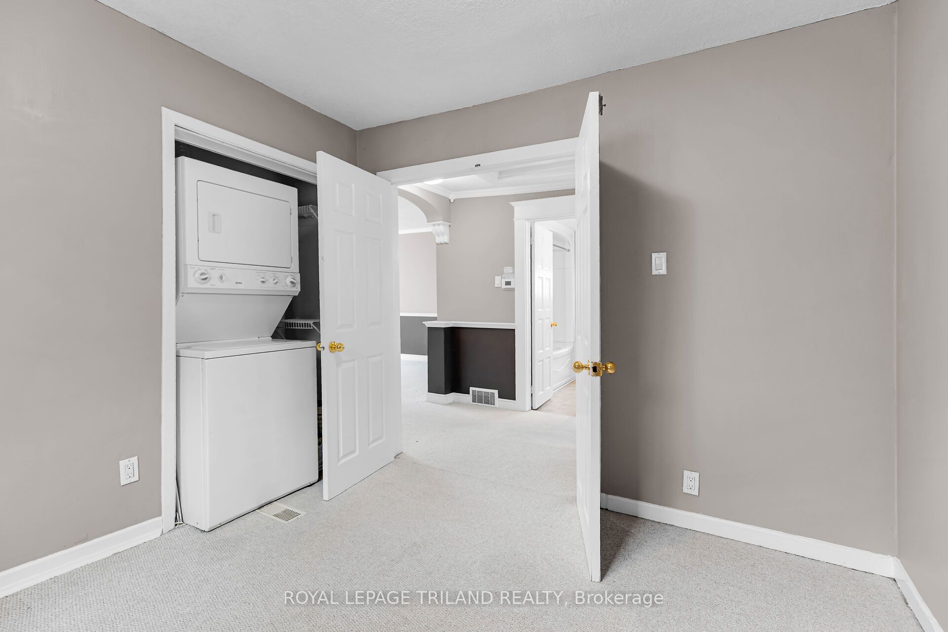 35 Miles Street Property Photo 16