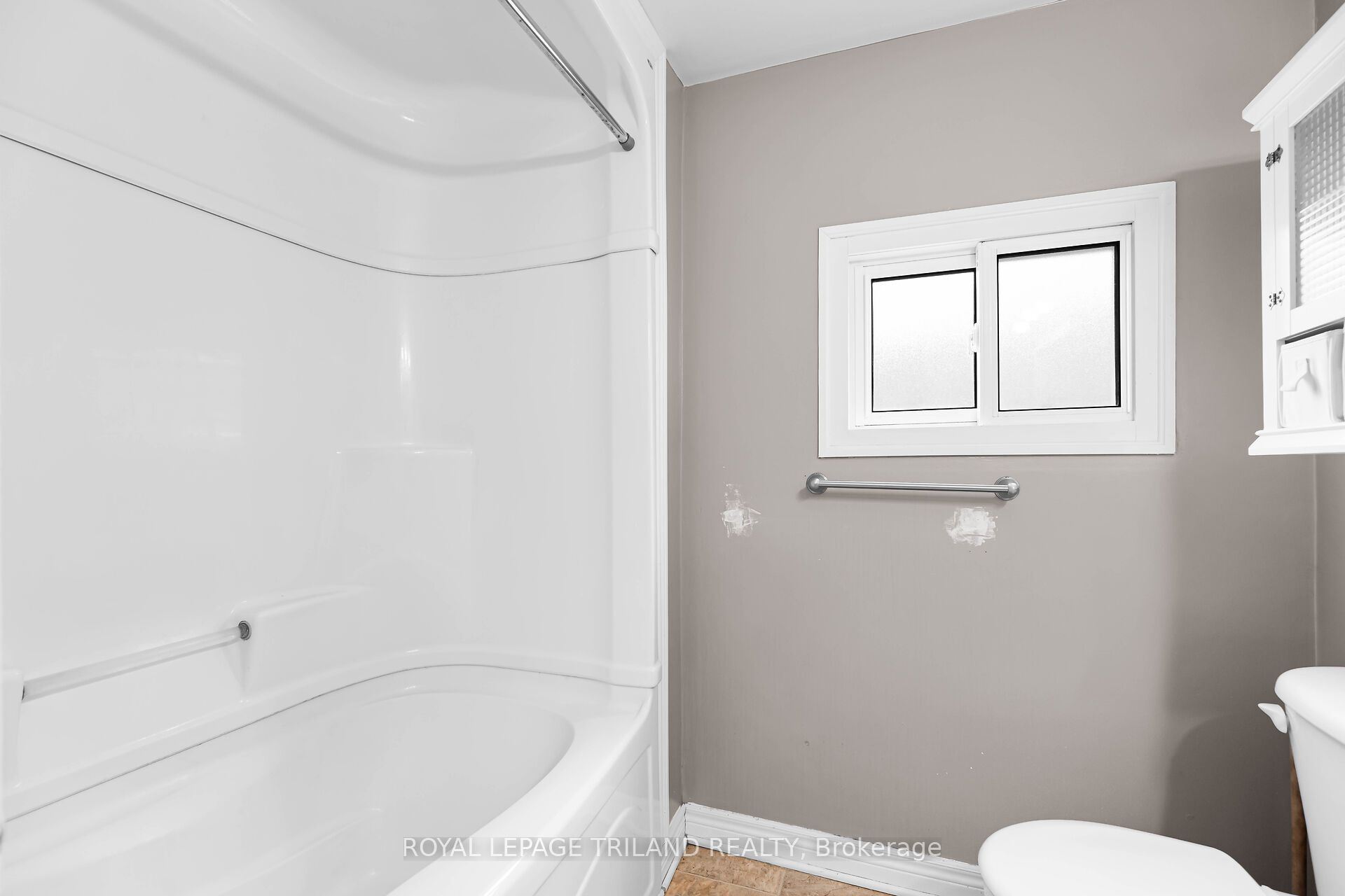 35 Miles Street Property Photo 19