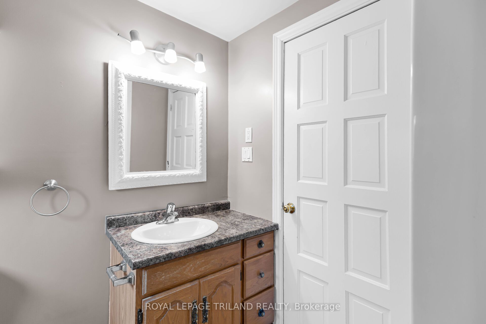 35 Miles Street Property Photo 20