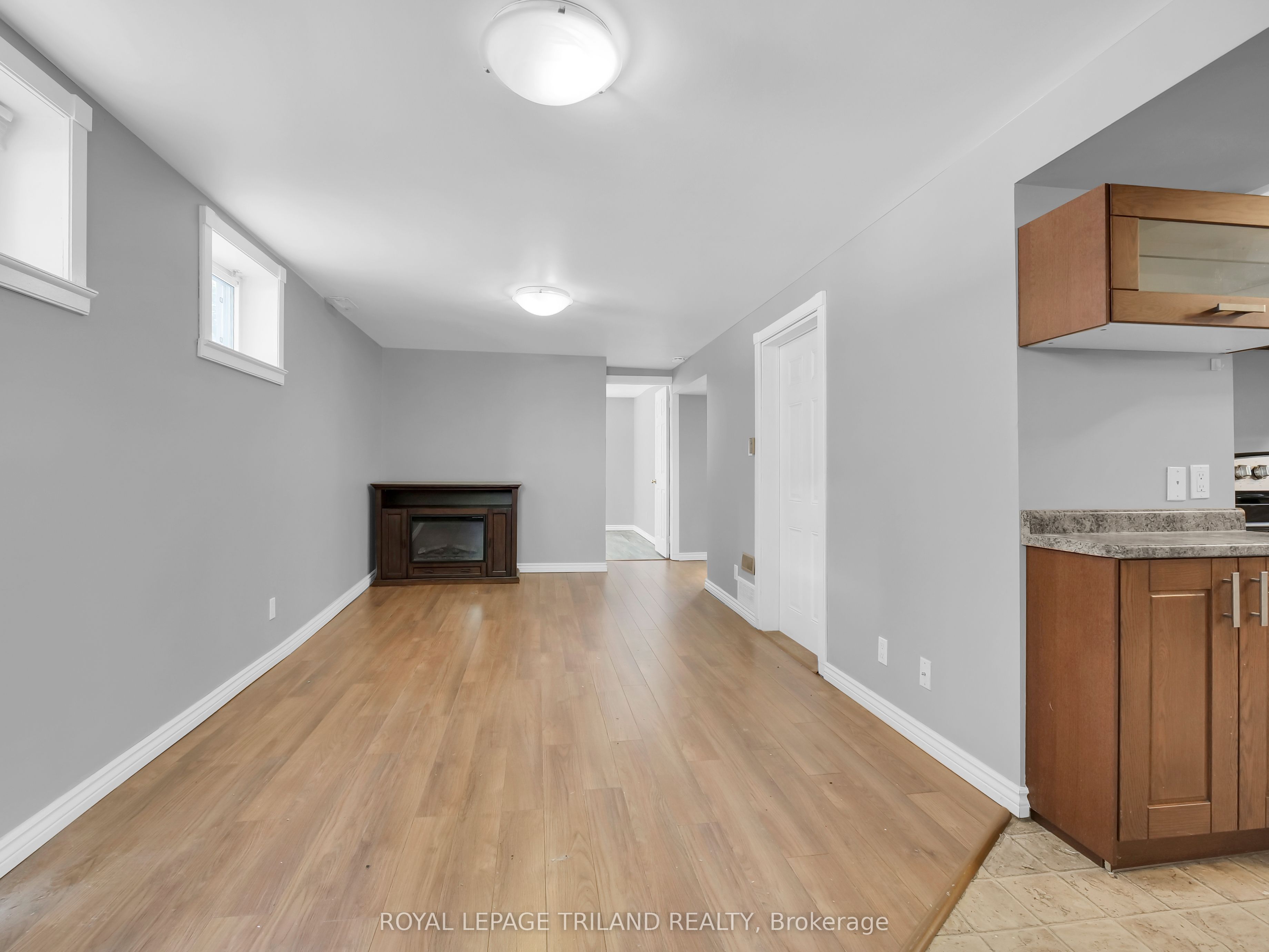 35 Miles Street Property Photo 22