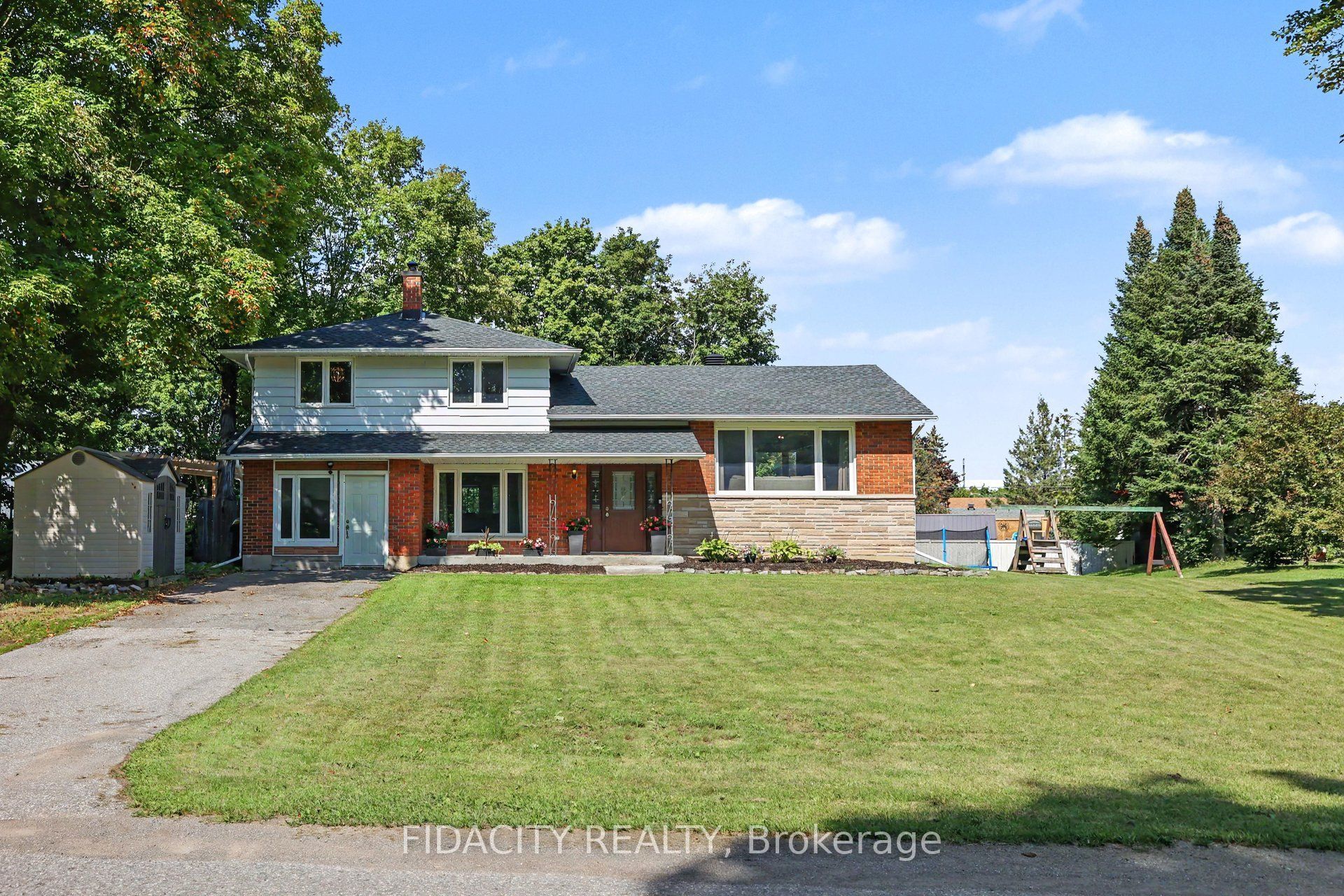 176 Doe Road Property Photo 2