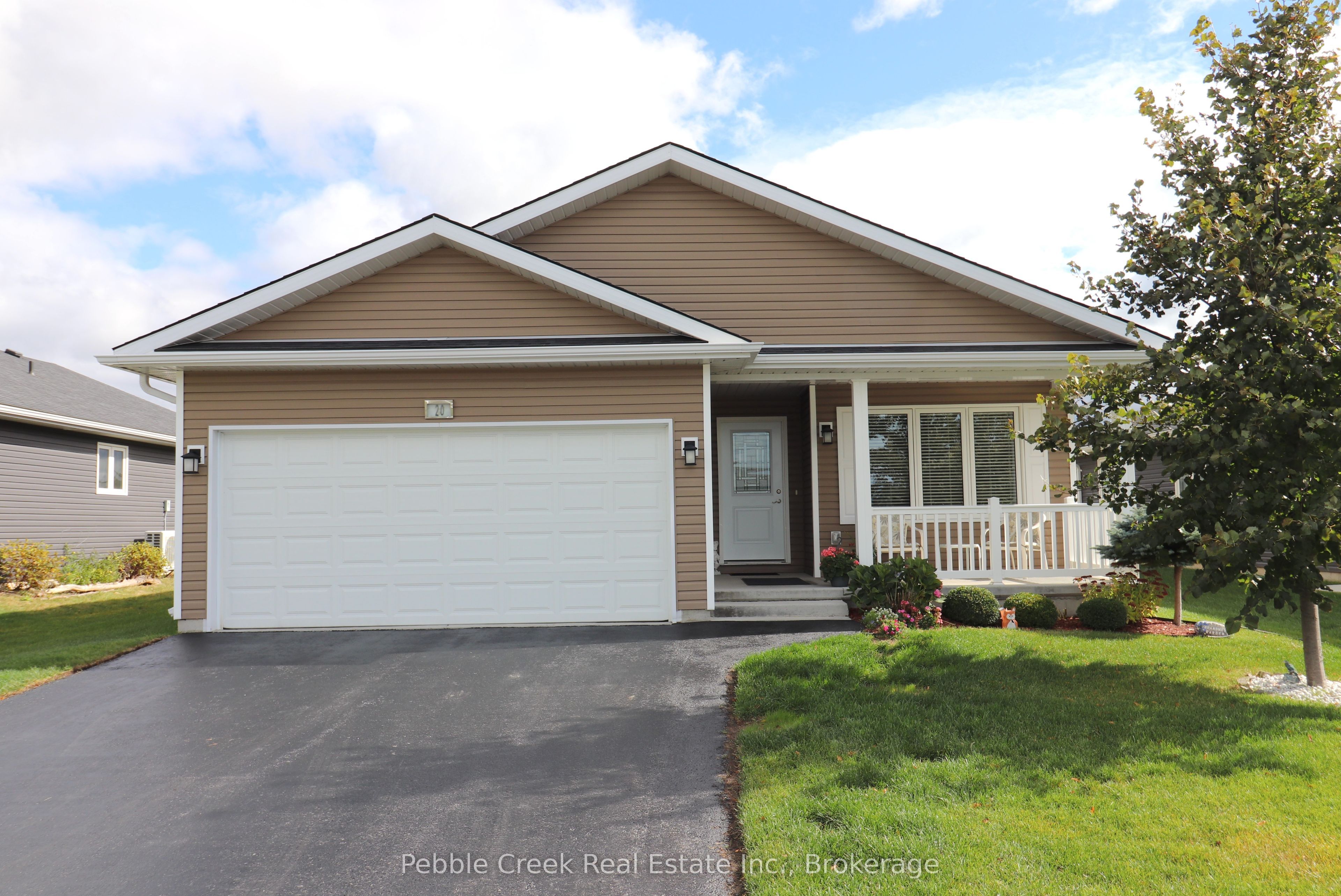 20 Huron Heights Drive Property Photo 1