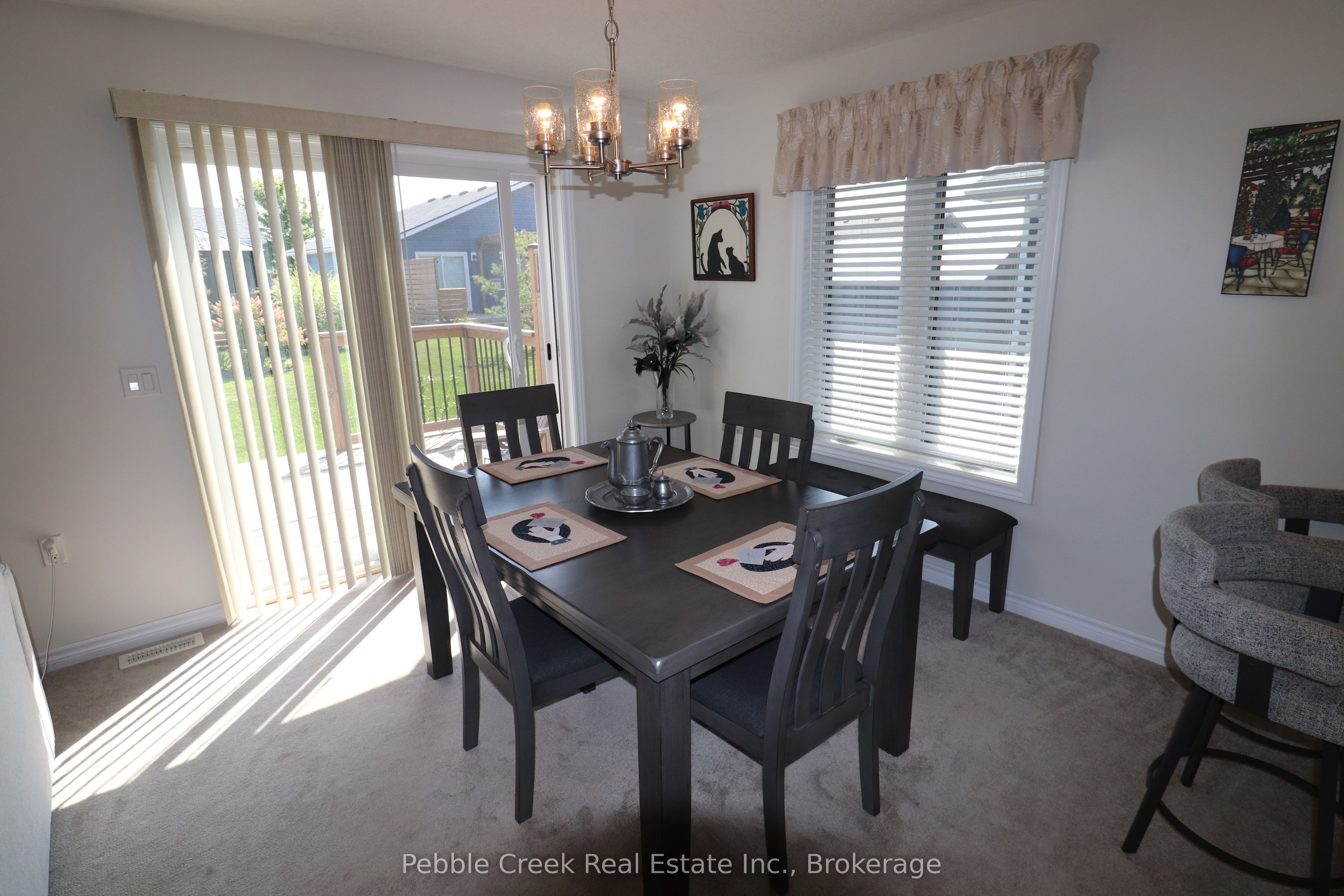 20 Huron Heights Drive Property Photo 10