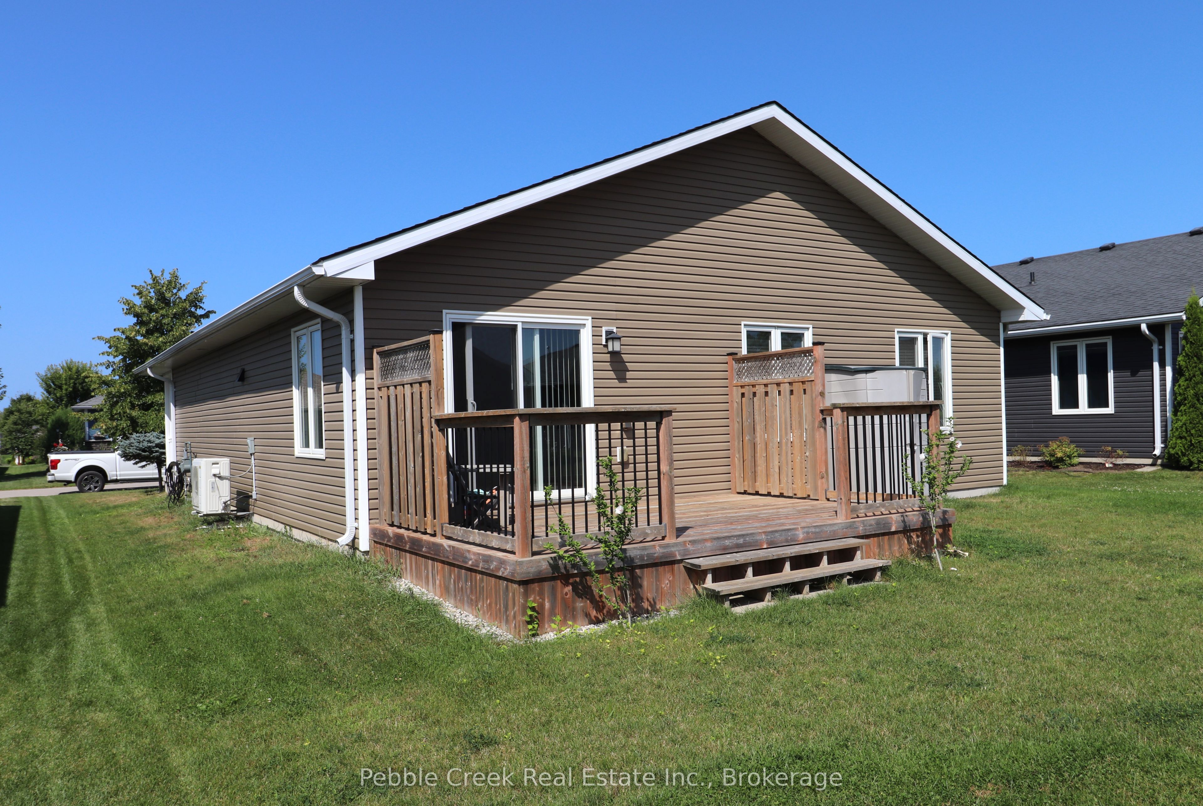 20 Huron Heights Drive Property Photo 26