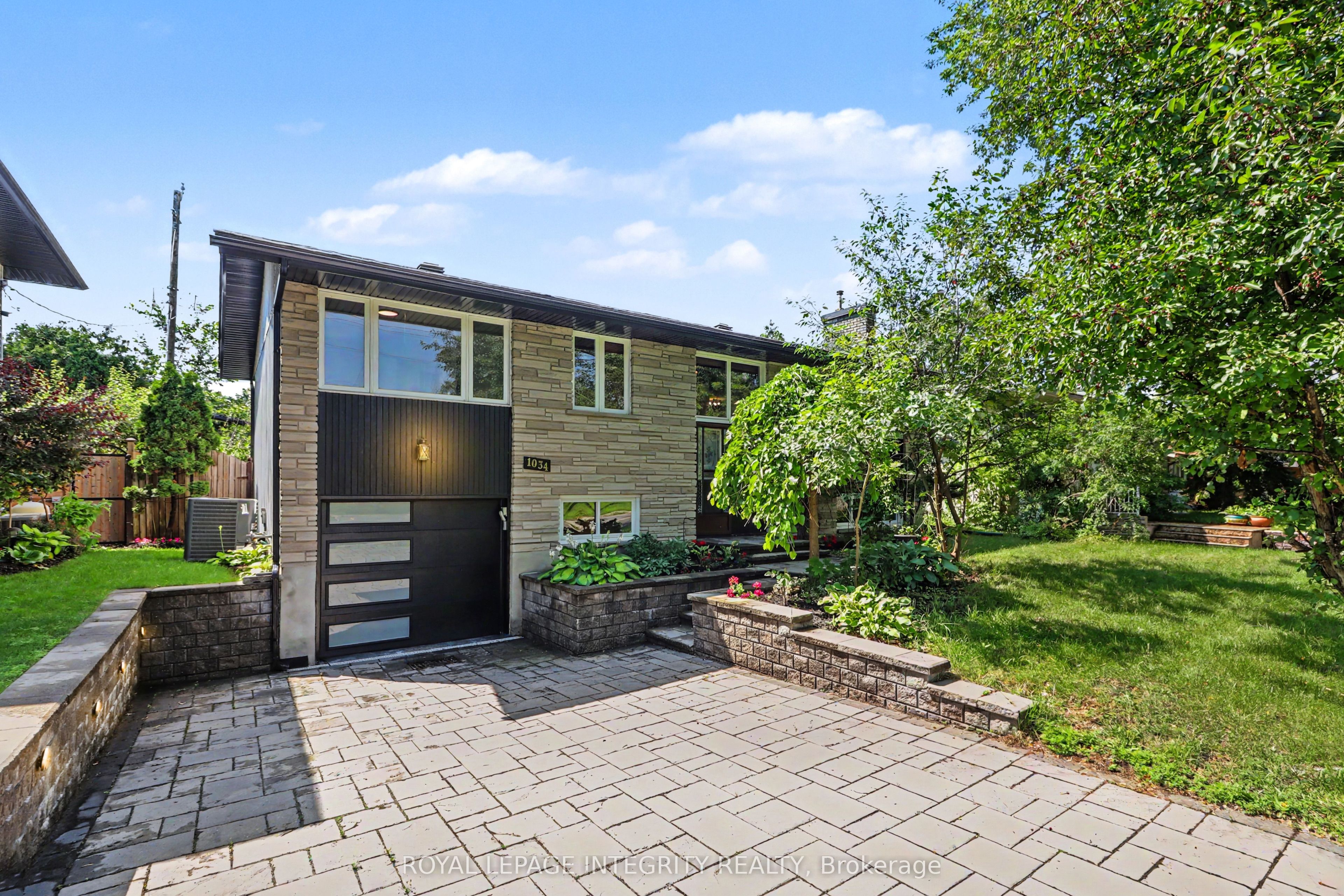 1034 Walkley Road Property Photo 1