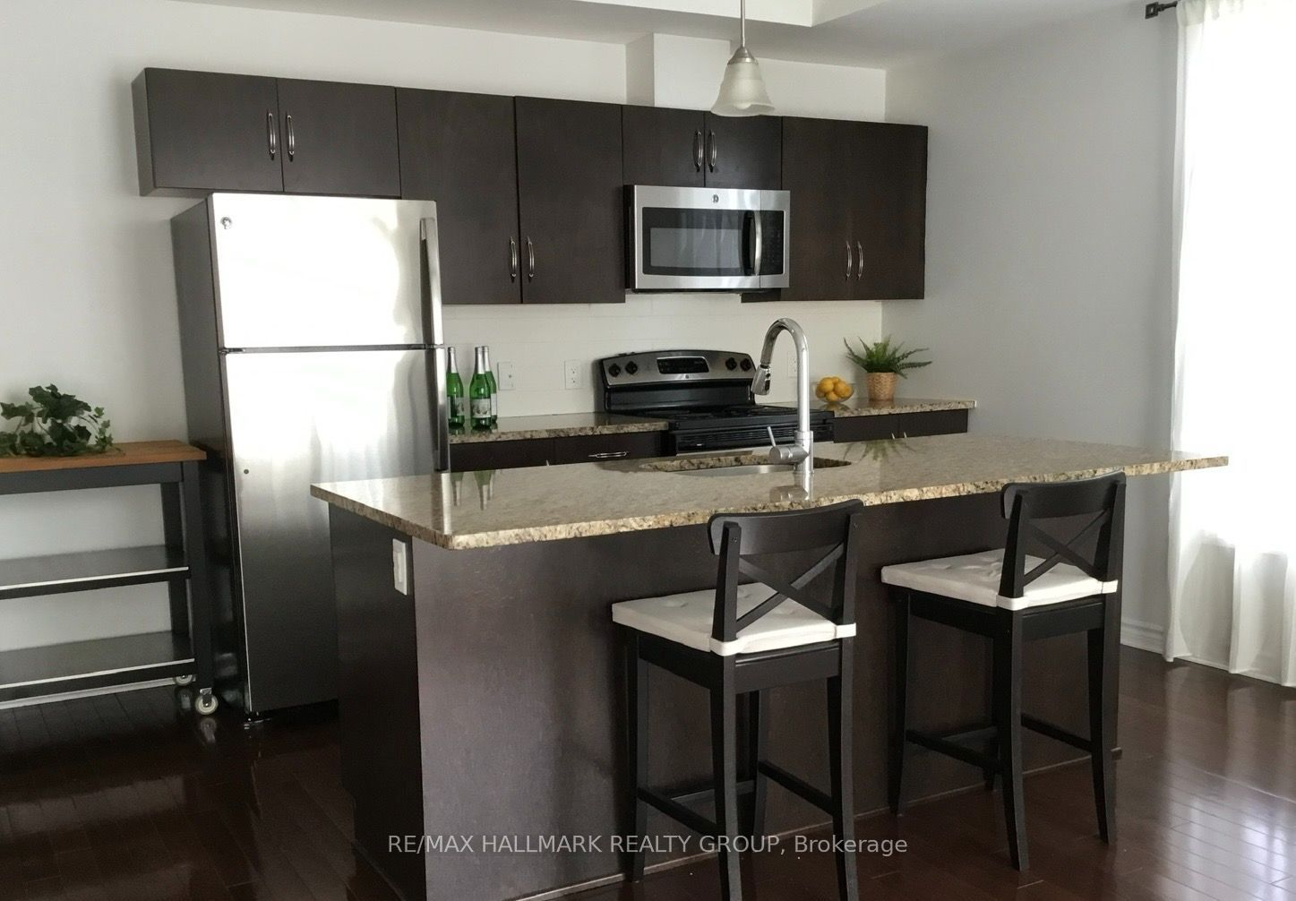 861 Blackcomb Private E Property Photo 5