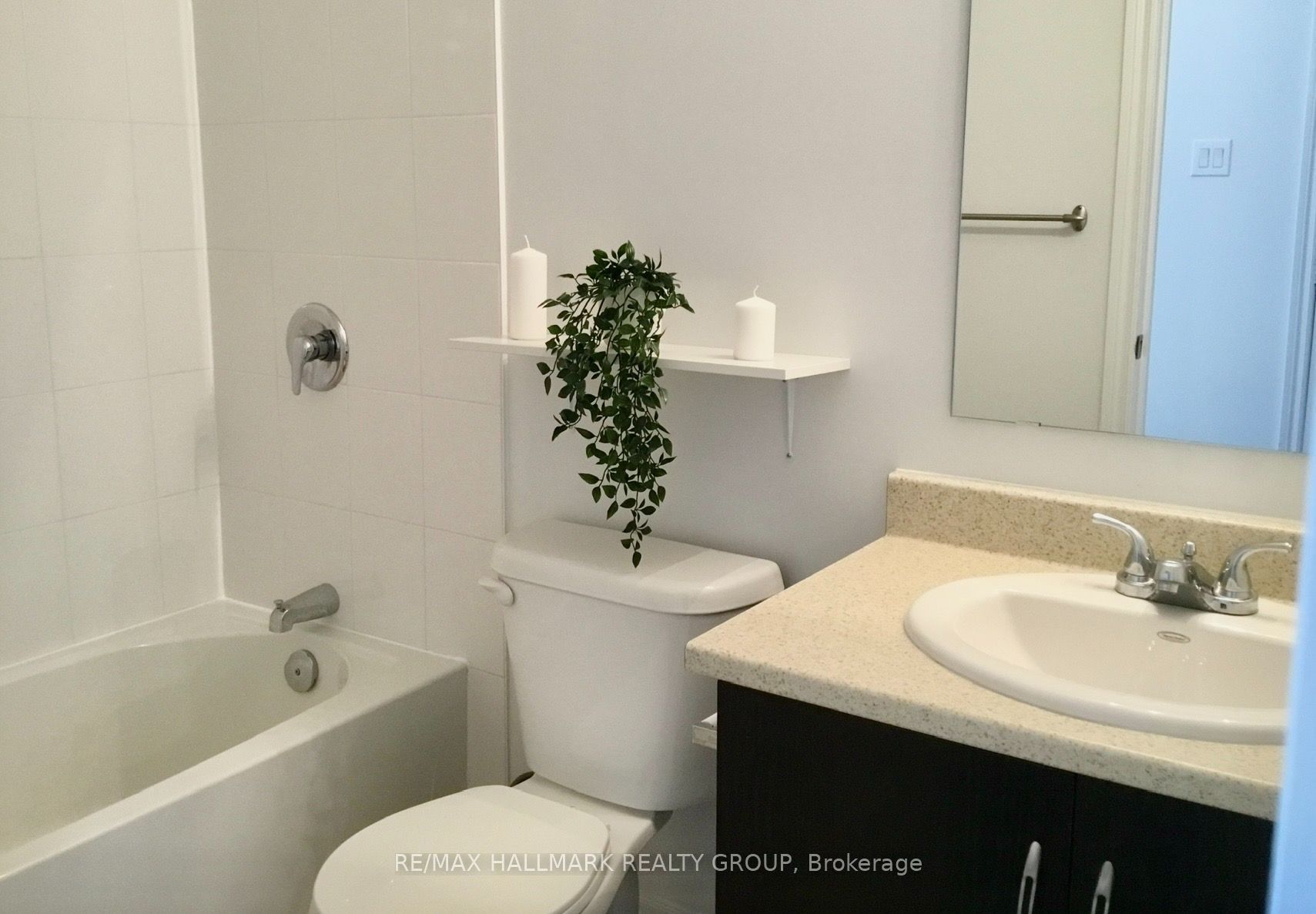 861 Blackcomb Private E Property Photo 7