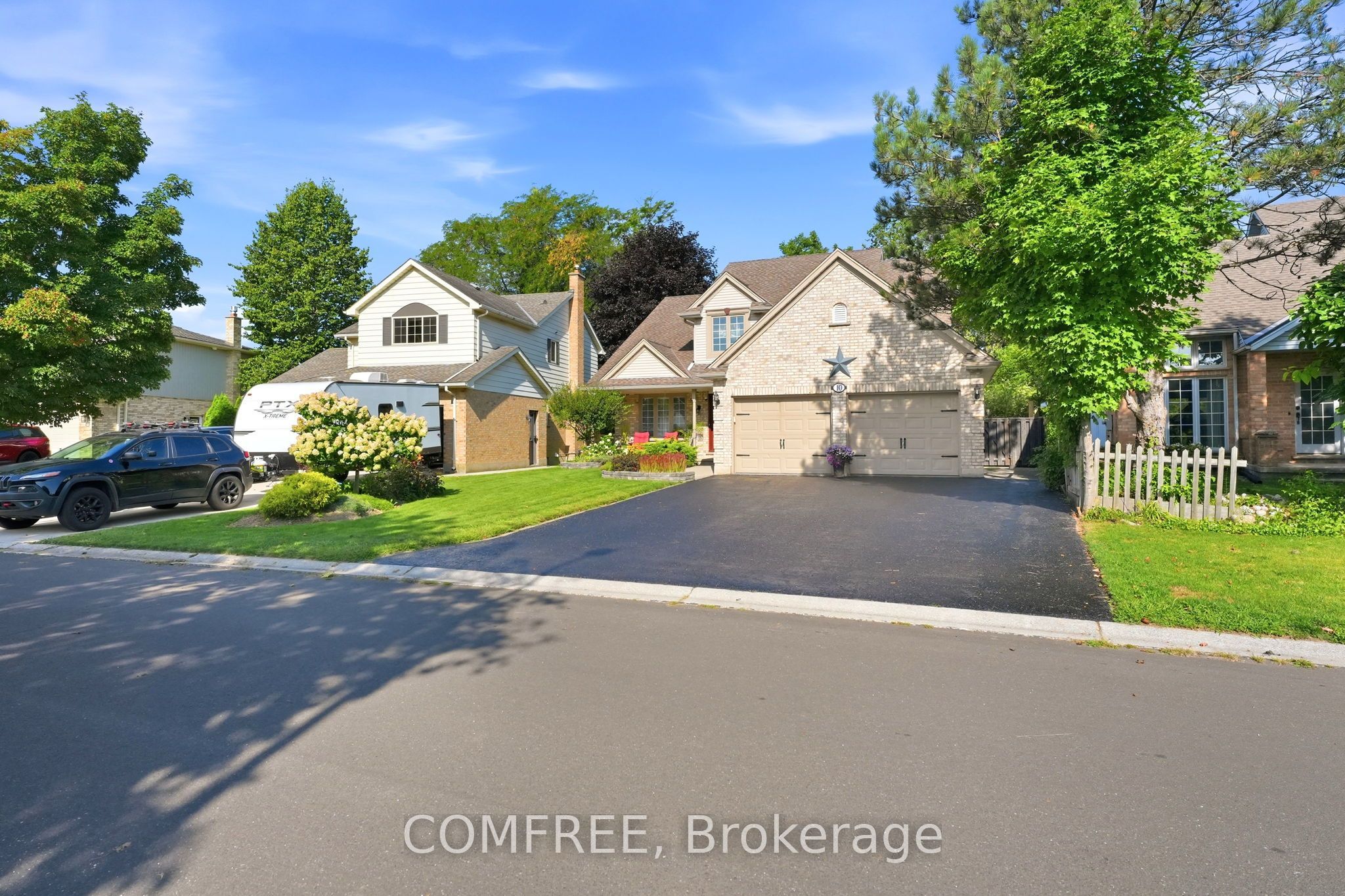 10 Sinclair Crescent Property Photo 1
