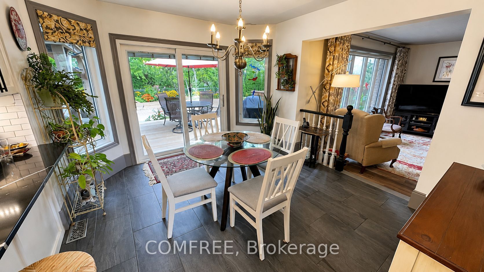 10 Sinclair Crescent Property Photo 8