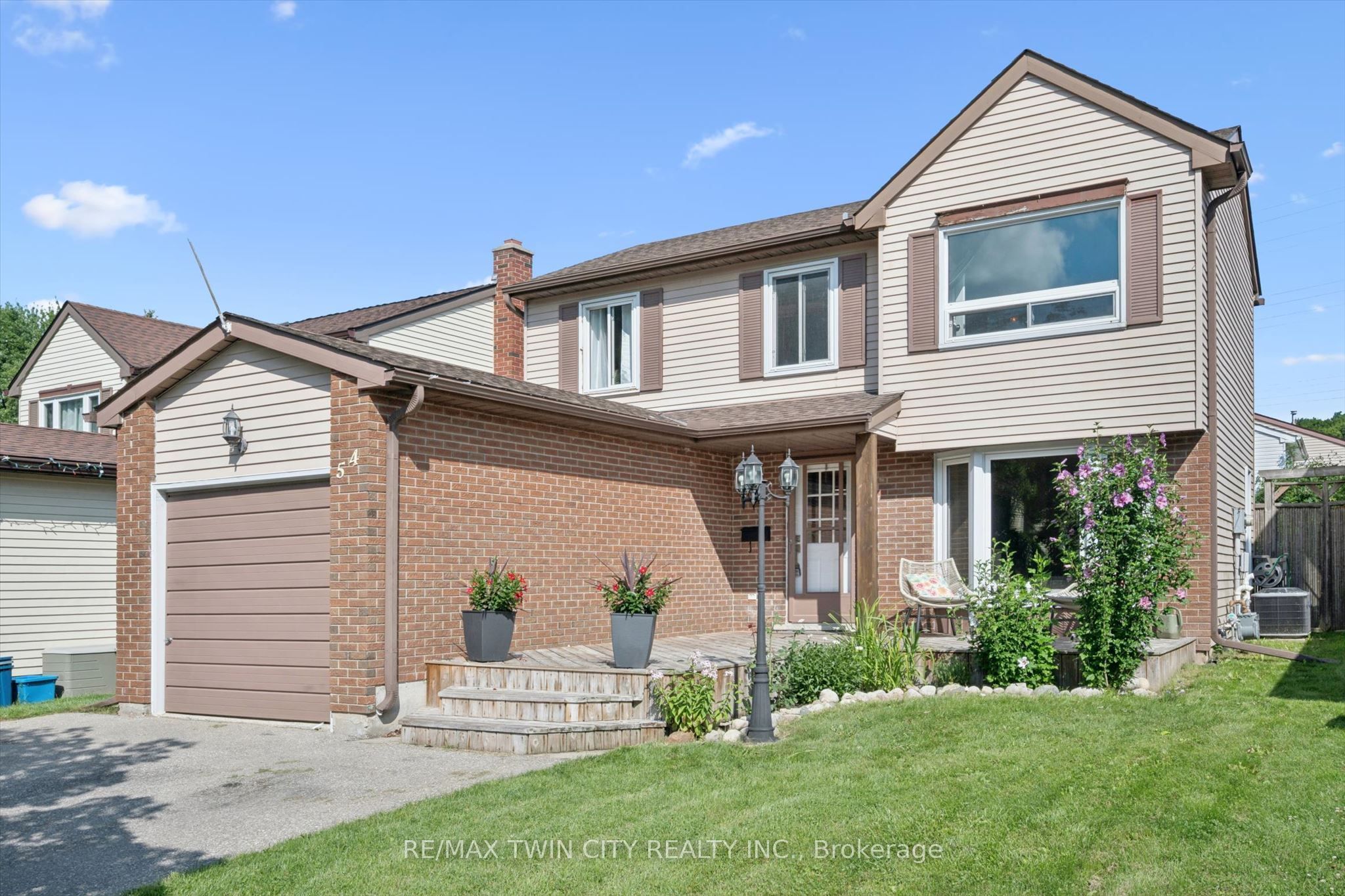 54 Royal Orchard Place Property Photo 3