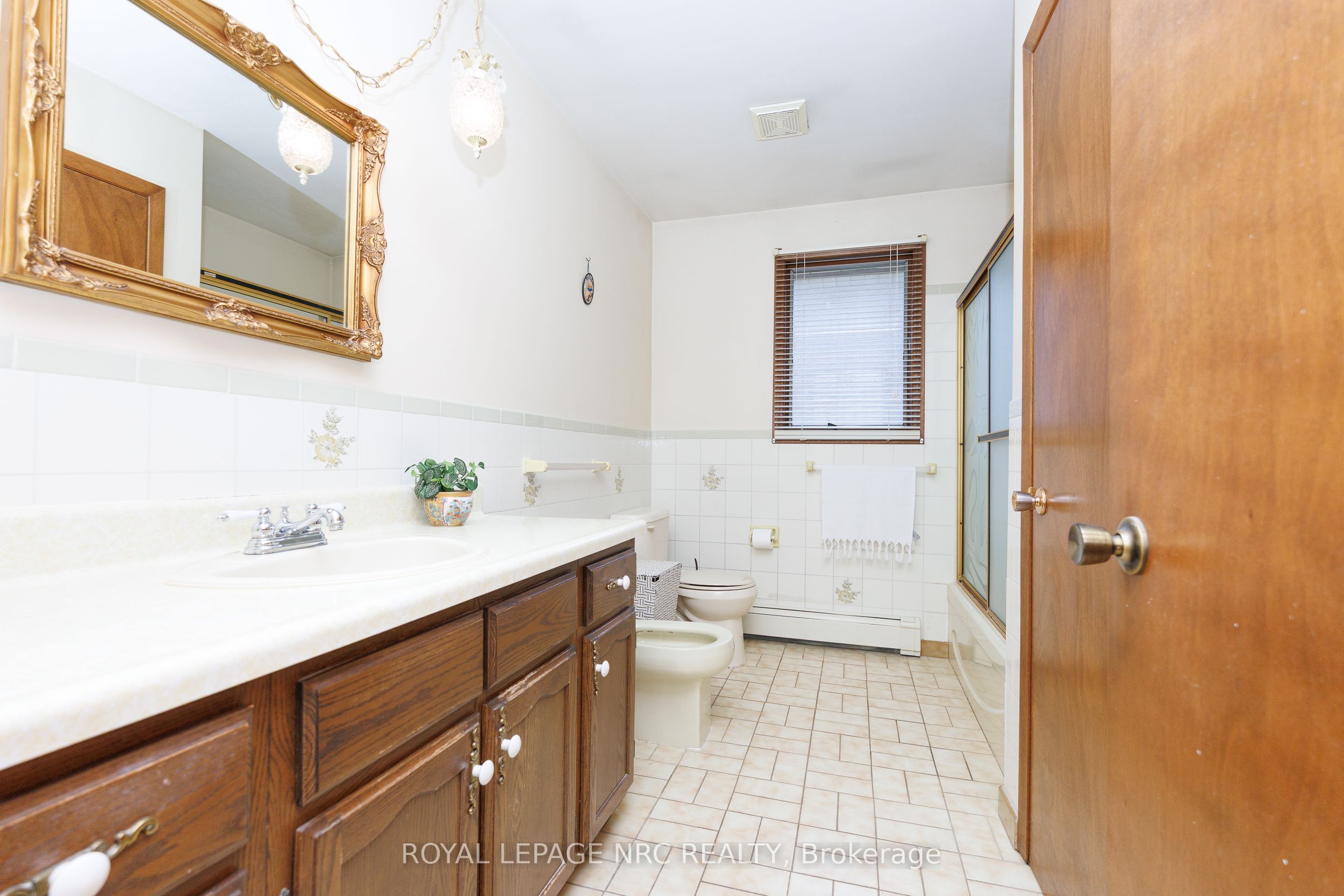 233 West Side Road Property Photo 20