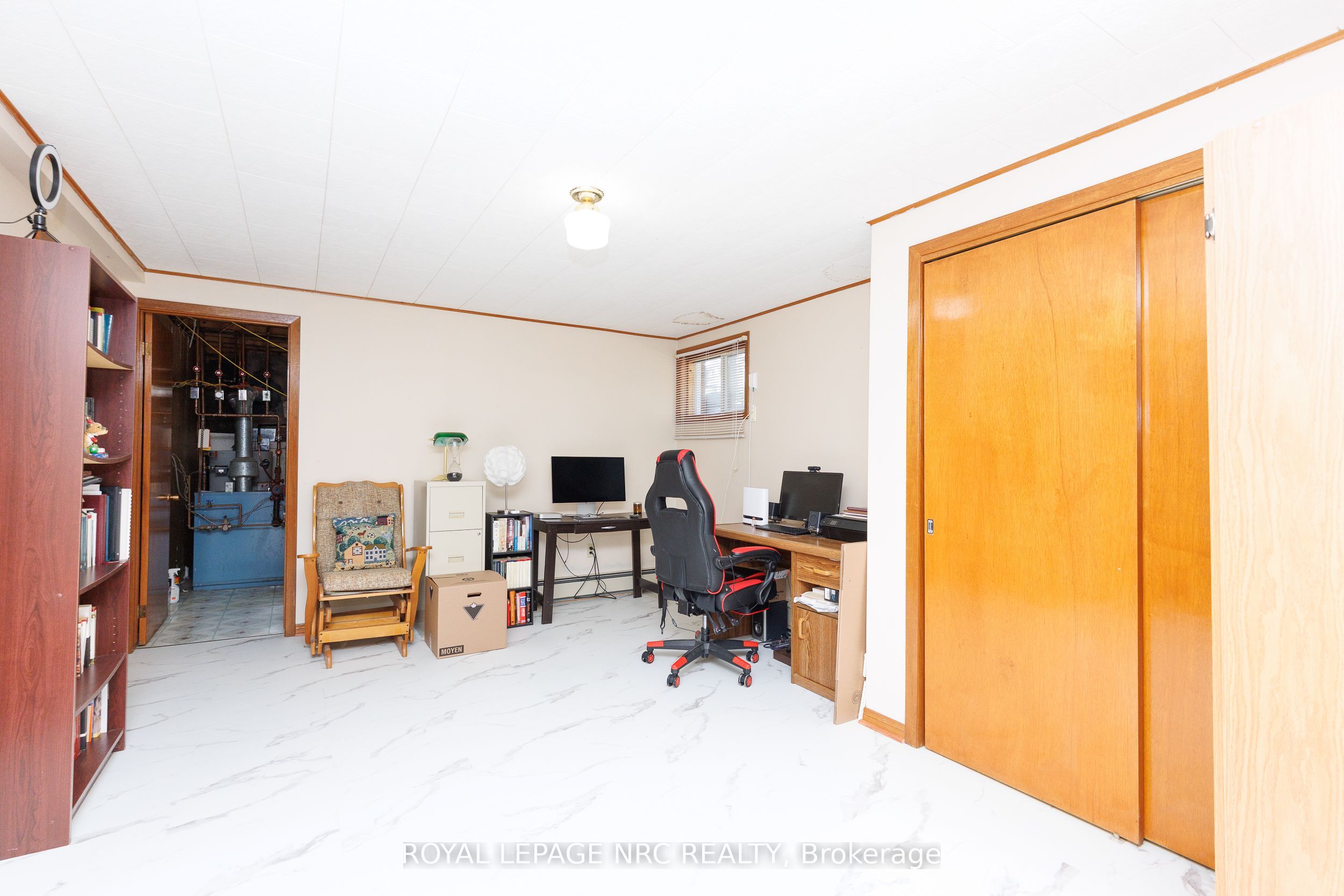 233 West Side Road Property Photo 24