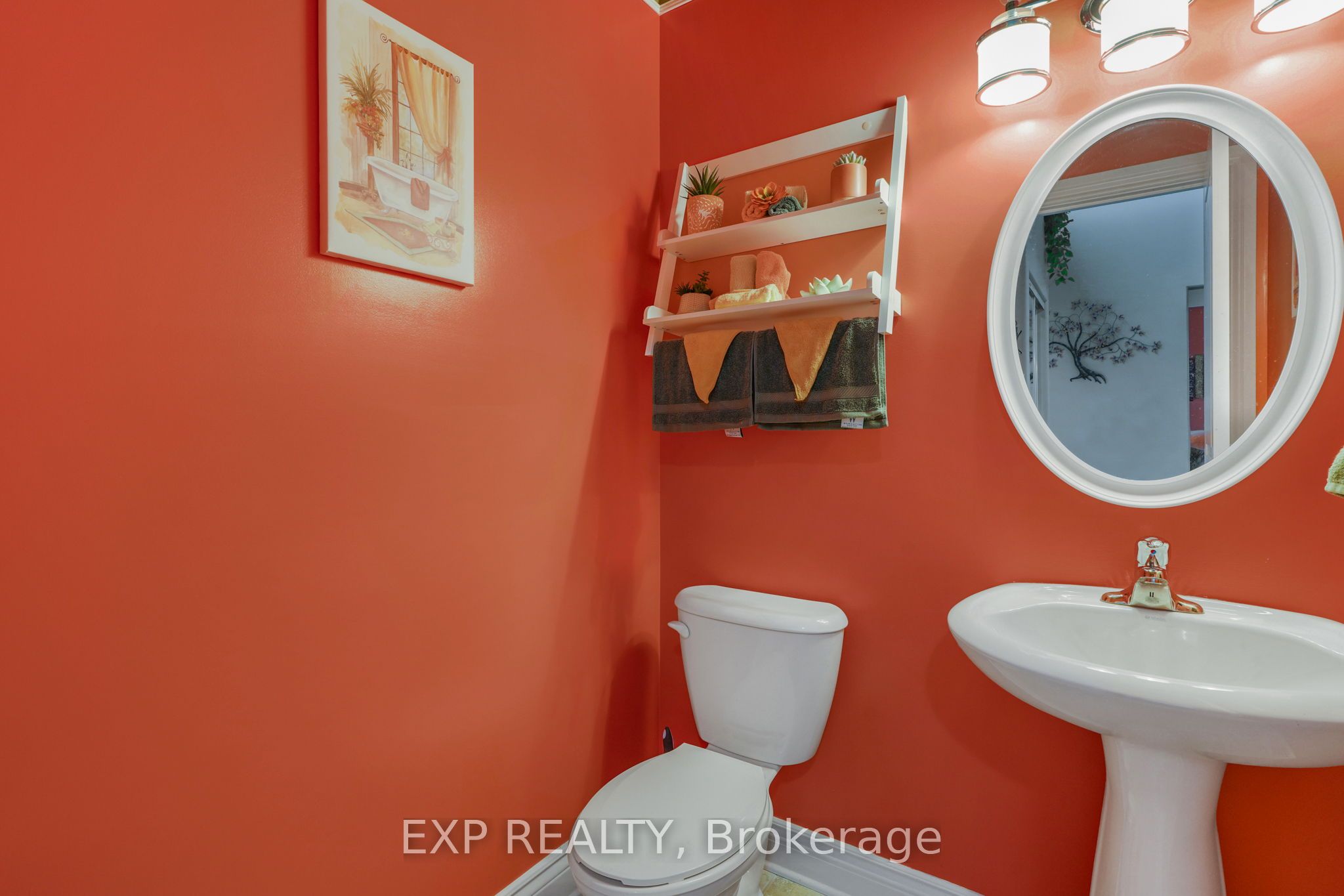 224 Topaze Crescent Property Photo 6