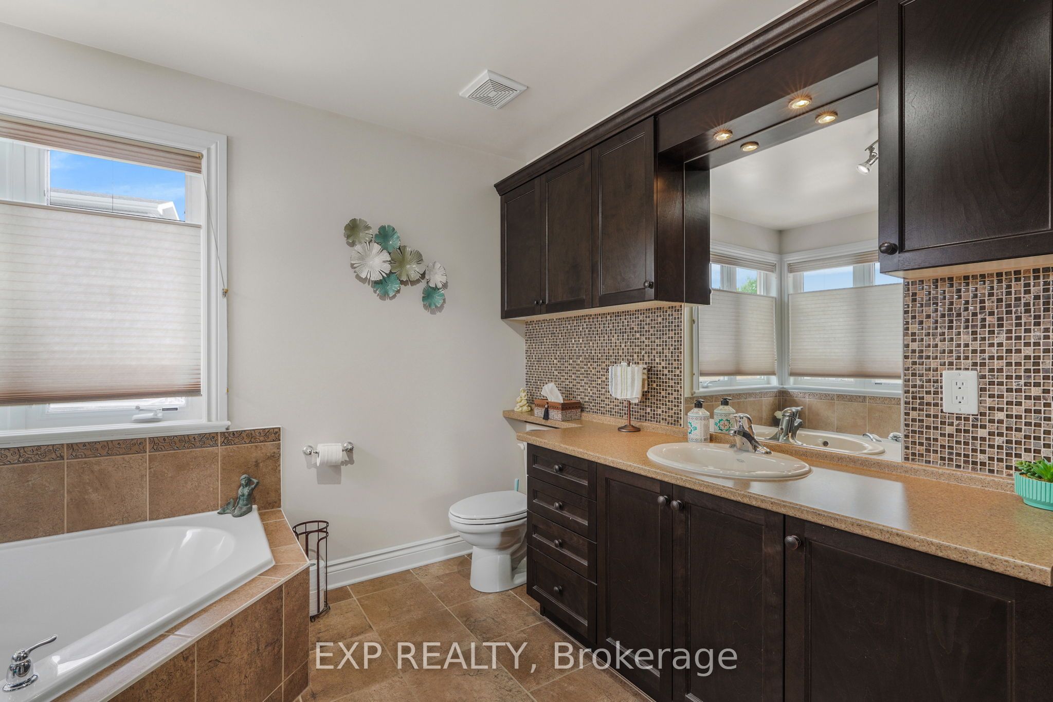 224 Topaze Crescent Property Photo 32