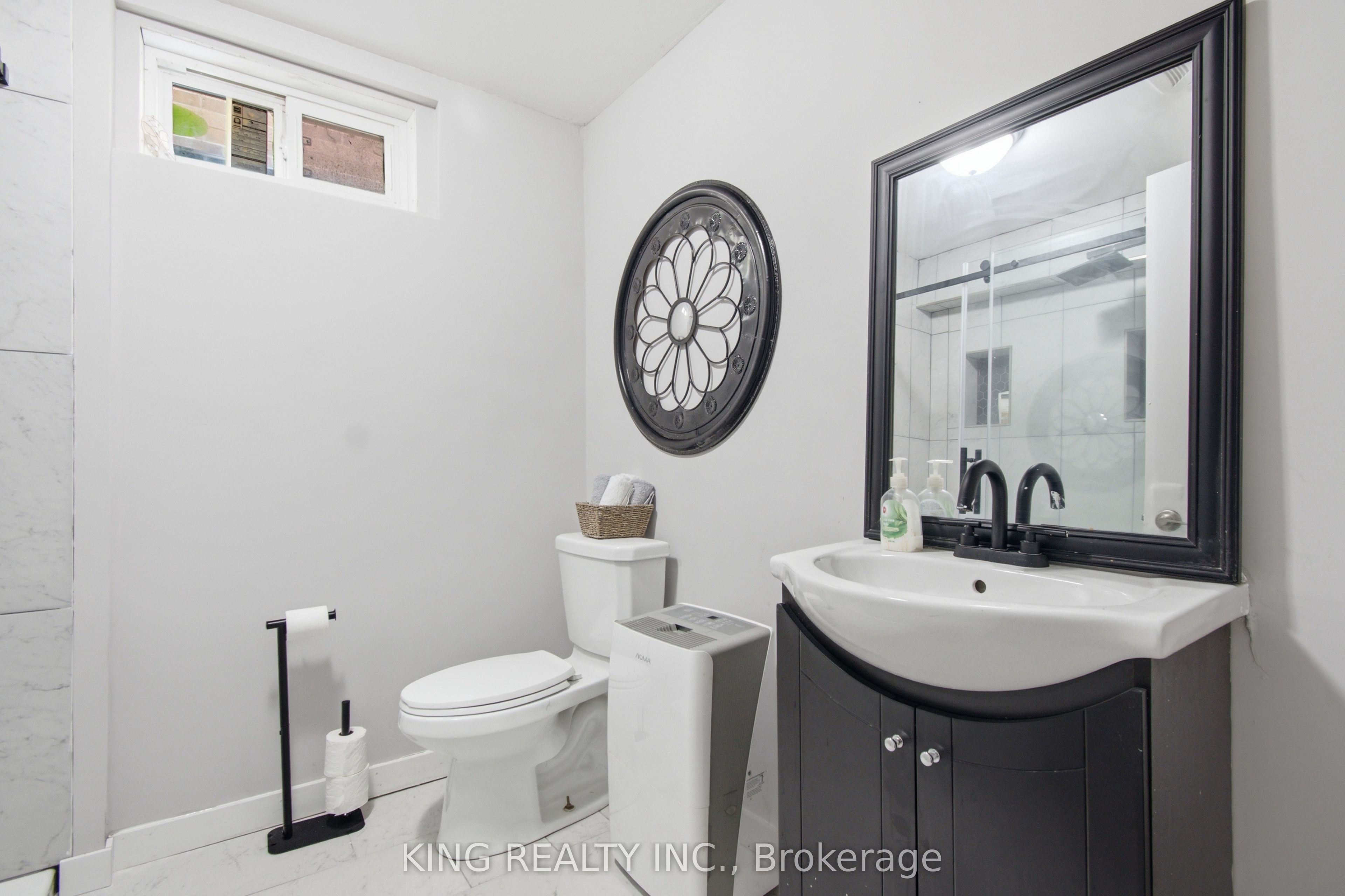 950 Ellrose Avenue Property Photo 27