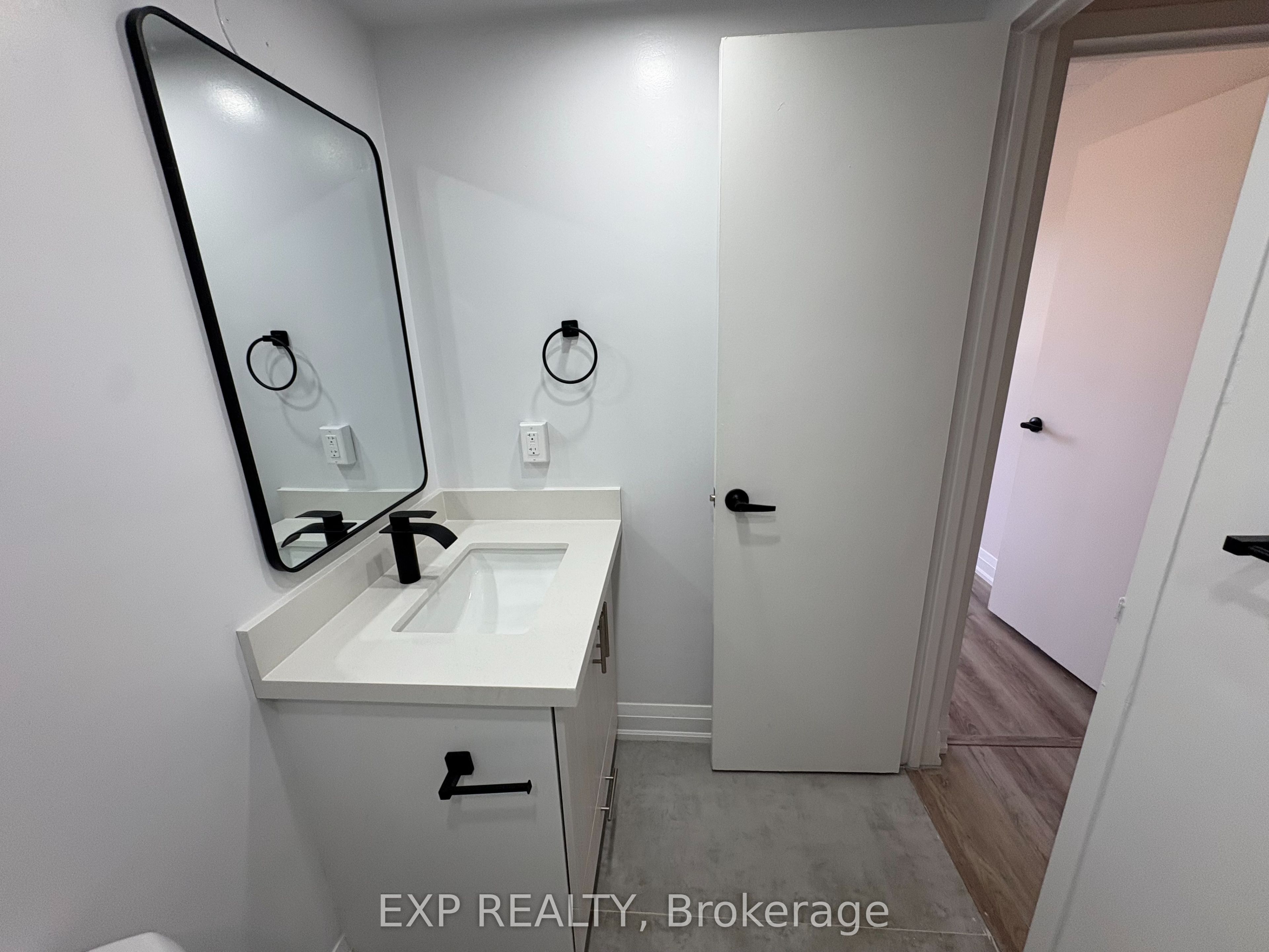 4422 Huron Street 406 Property Photo 3