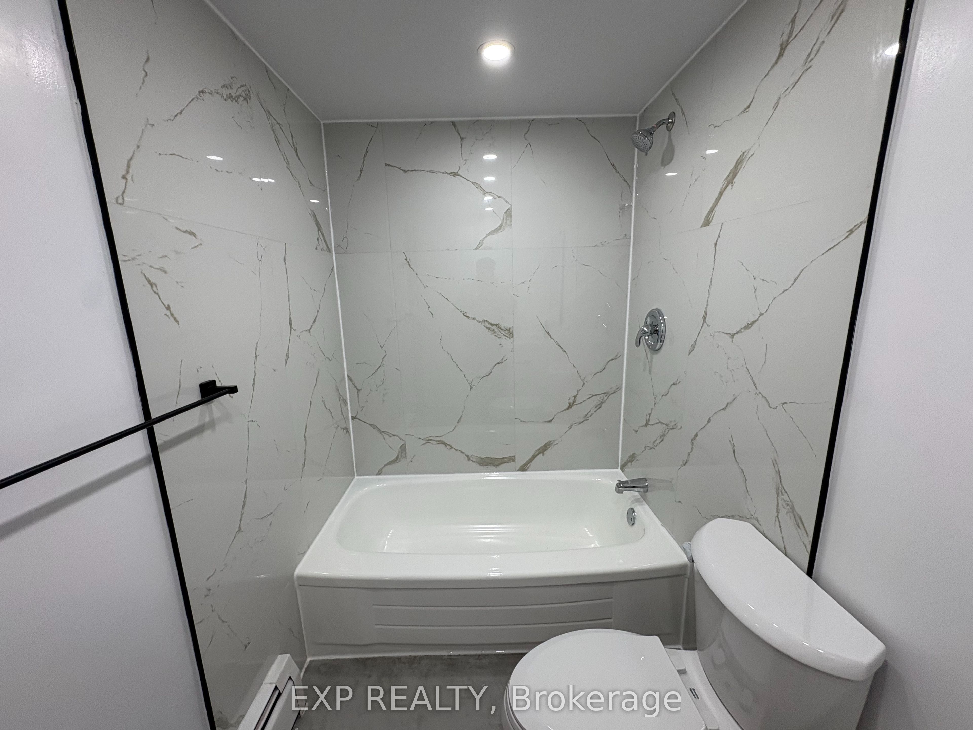 4422 Huron Street 406 Property Photo 4
