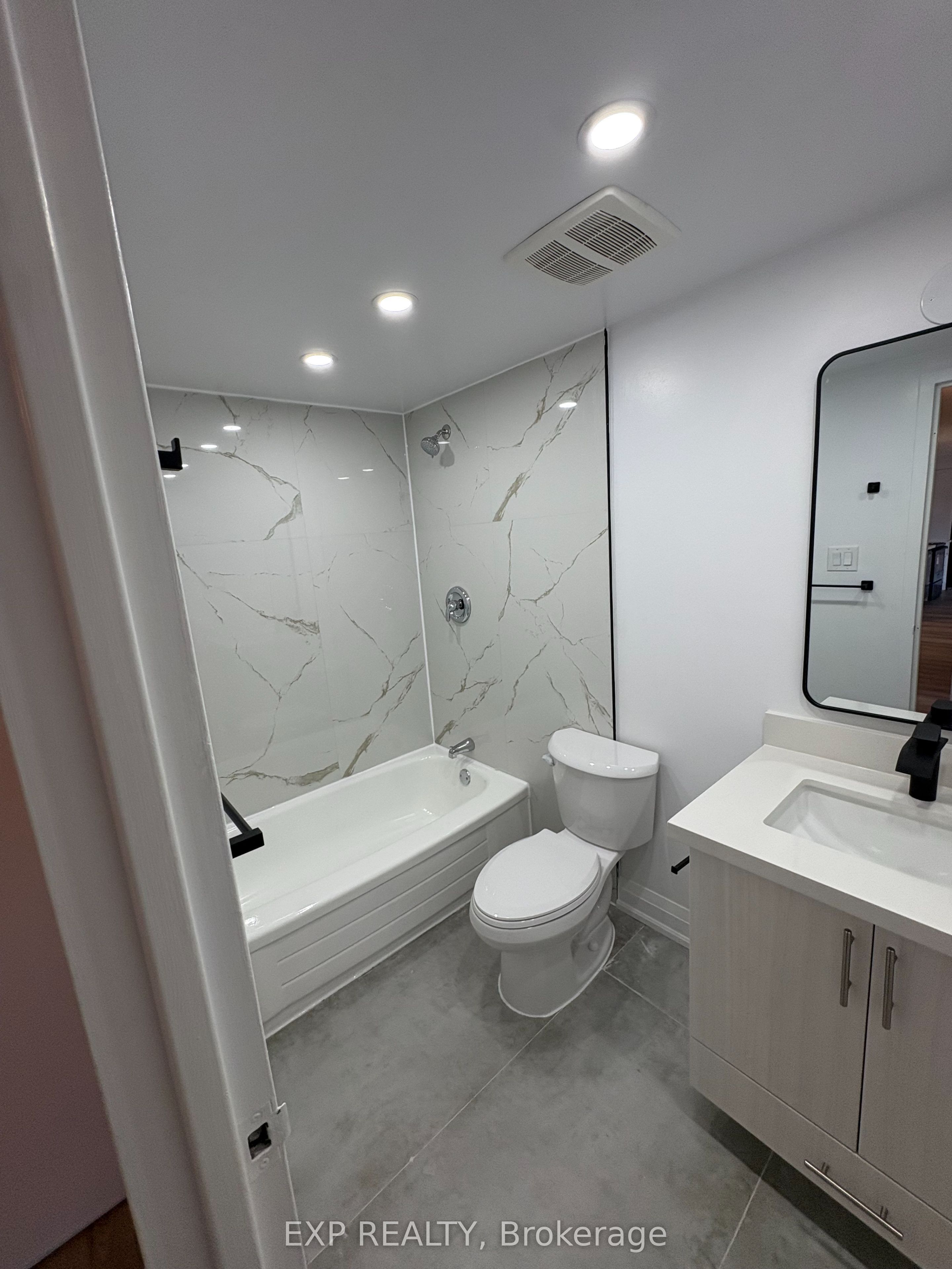 4422 Huron Street 406 Property Photo 5