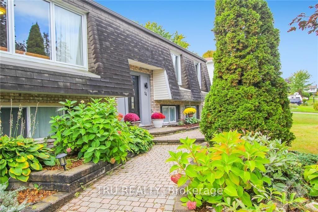 14 Langholm Crescent Property Photo 2