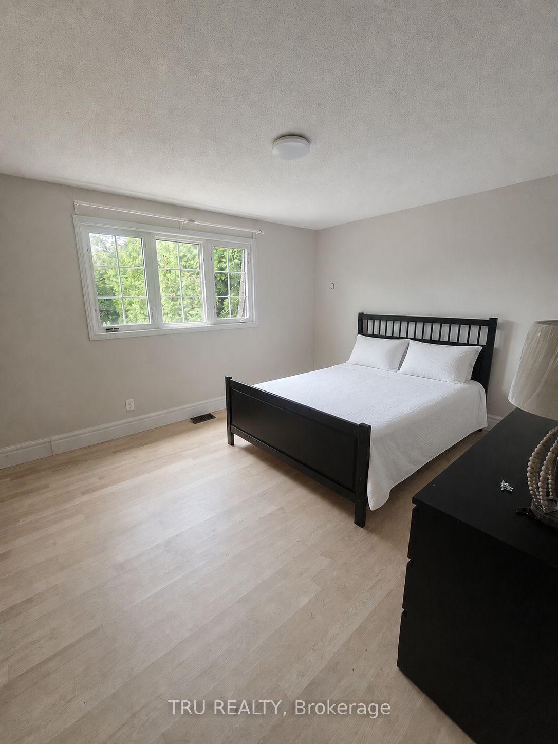 14 Langholm Crescent Property Photo 3