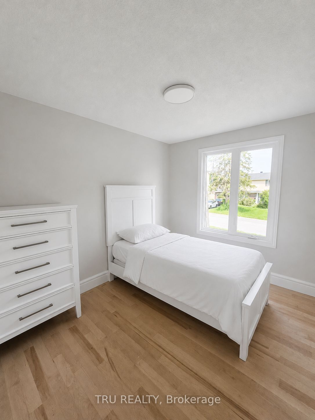 14 Langholm Crescent Property Photo 4