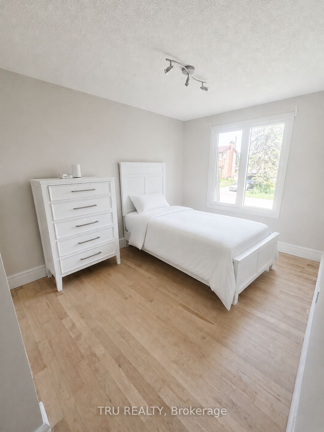 14 Langholm Crescent Property Photo 13