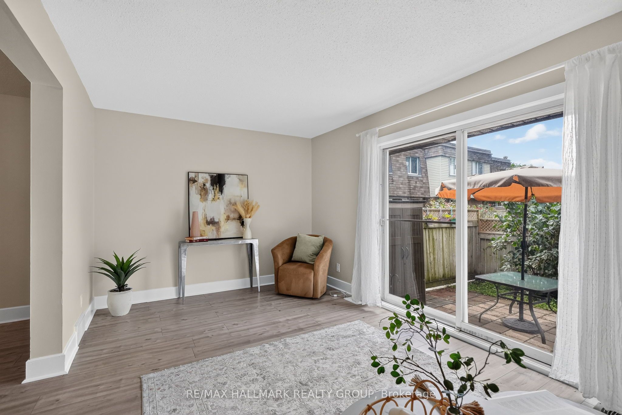 2998 Fairlea Crescent Property Photo 12