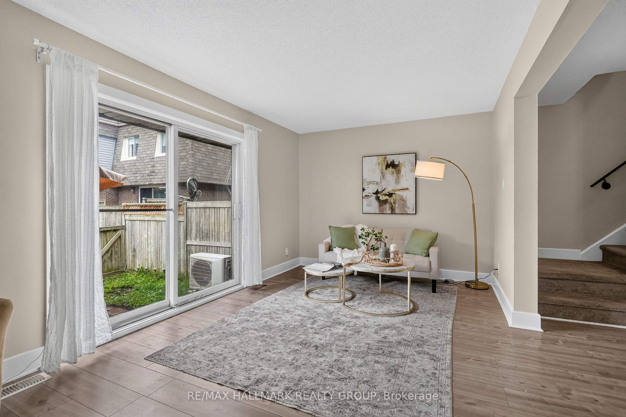 2998 Fairlea Crescent Property Photo 14
