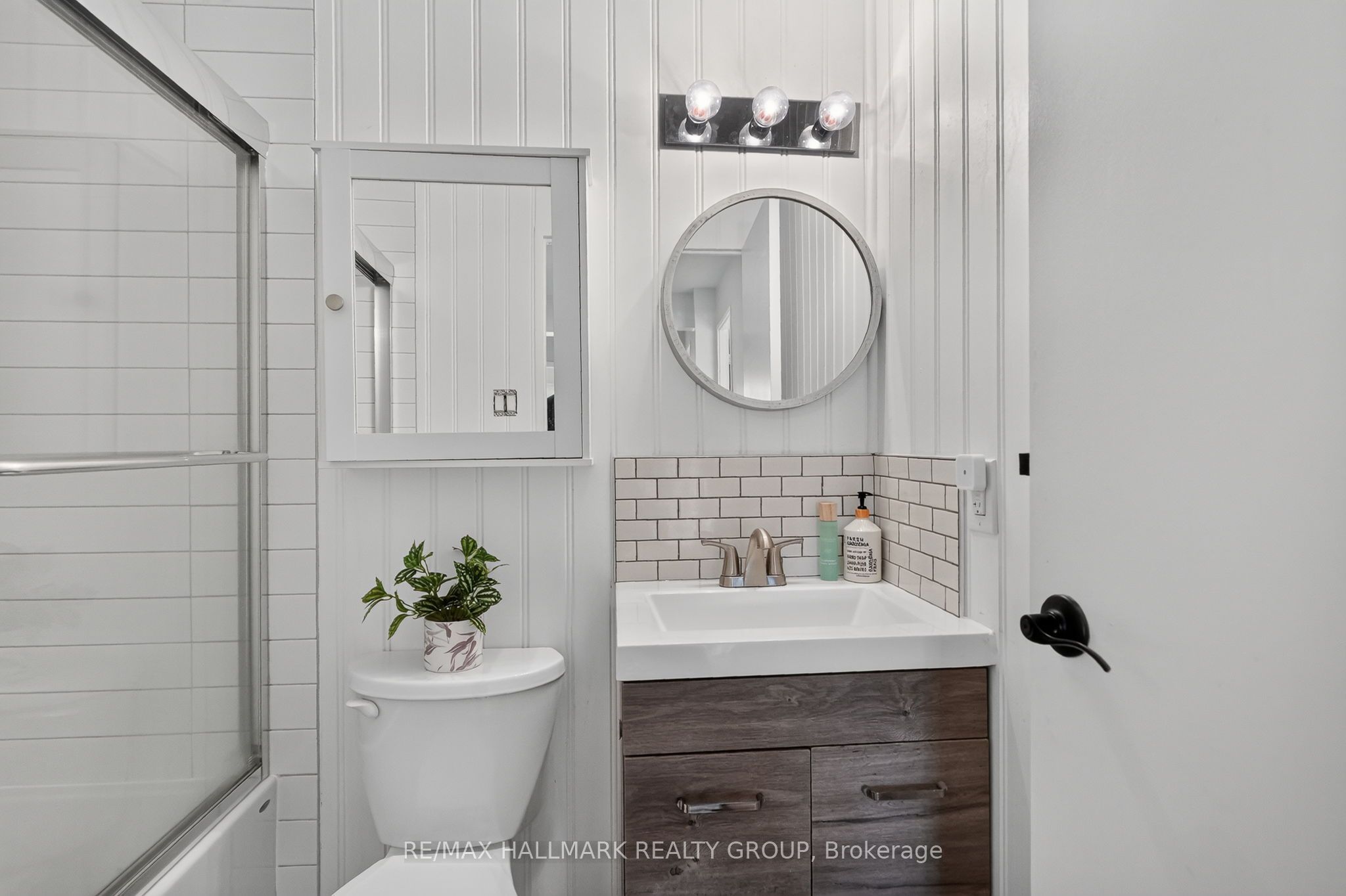 2998 Fairlea Crescent Property Photo 22