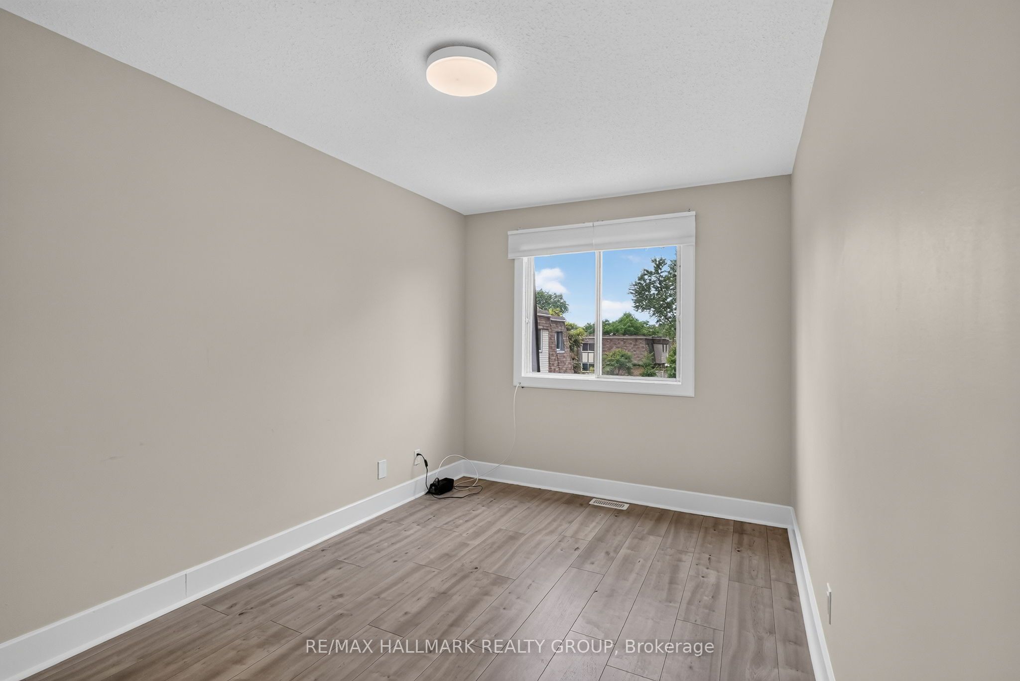 2998 Fairlea Crescent Property Photo 26
