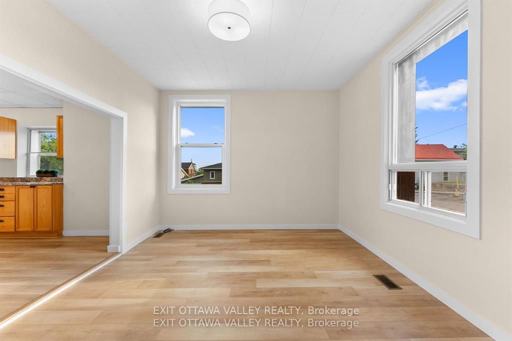 164 Maple Avenue Property Photo 8