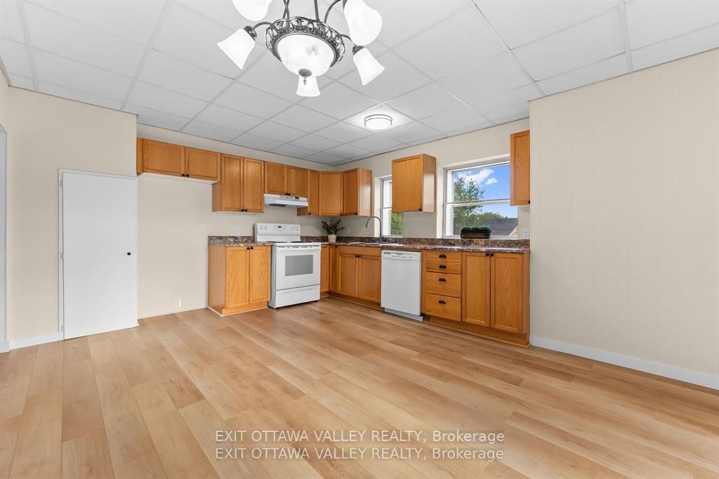 164 Maple Avenue Property Photo 11