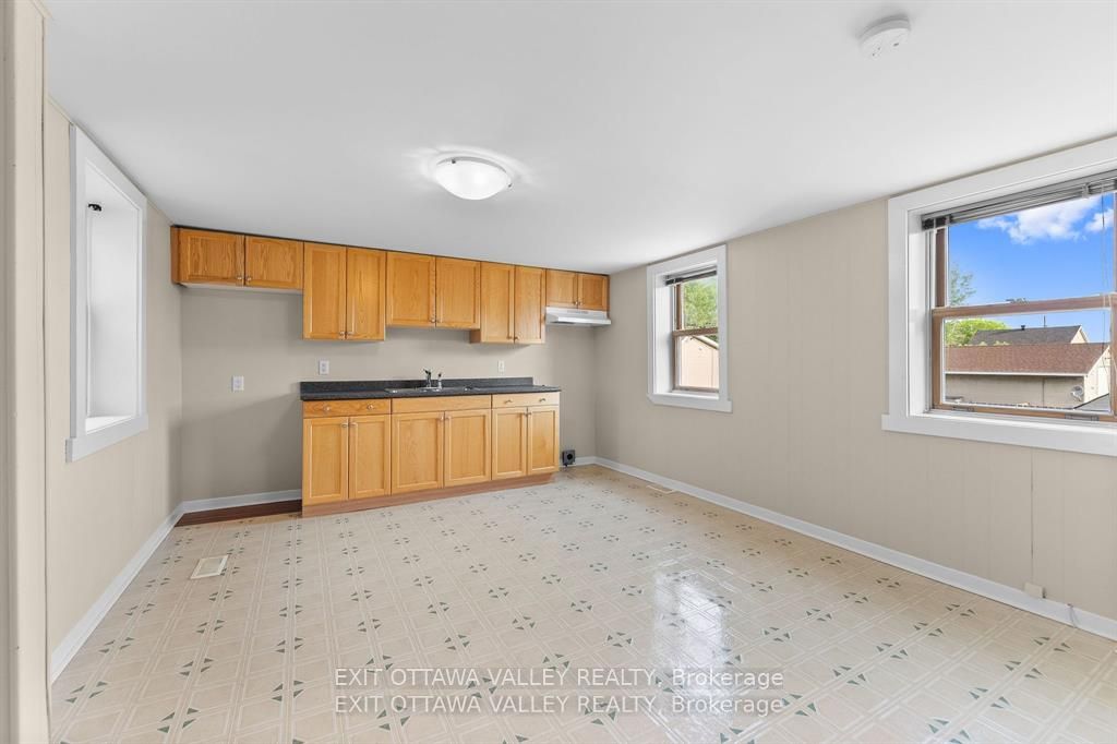 164 Maple Avenue Property Photo 28