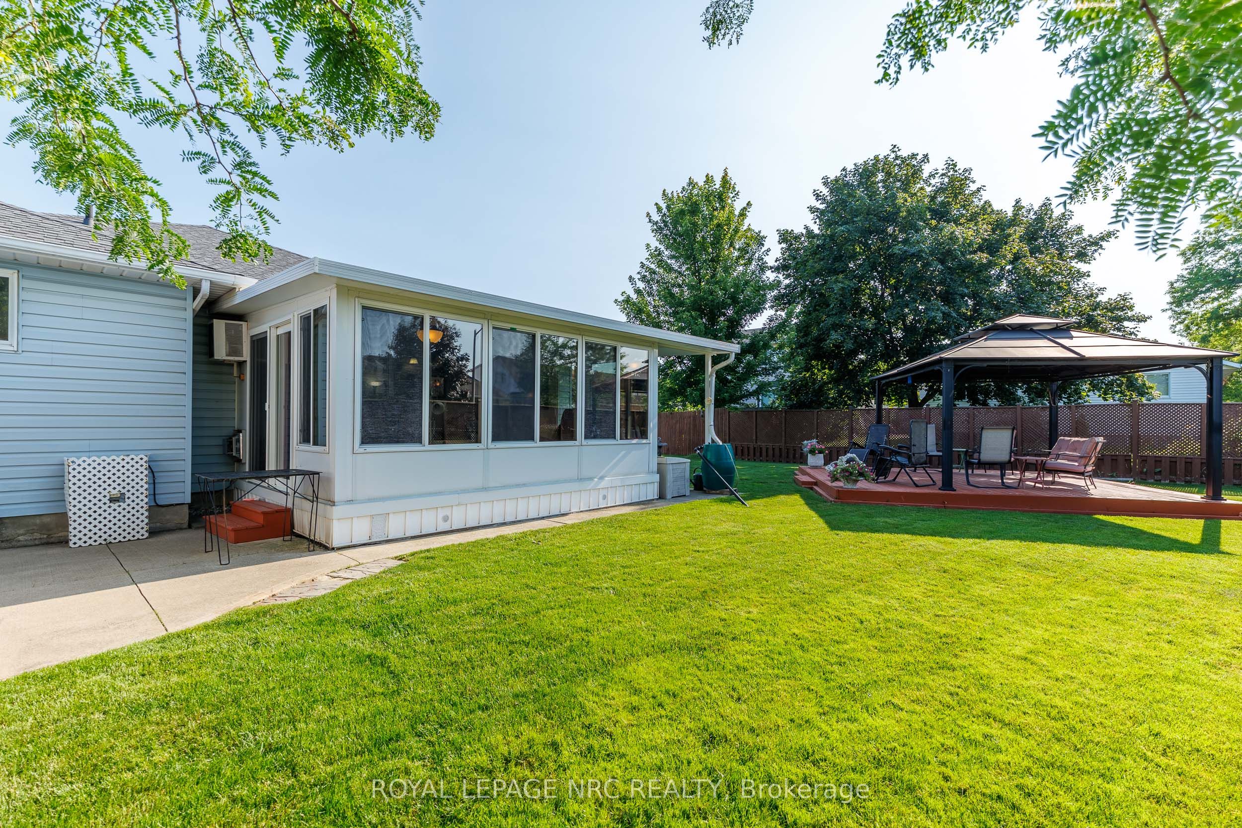 15 Foxhill Crescent Property Photo 4