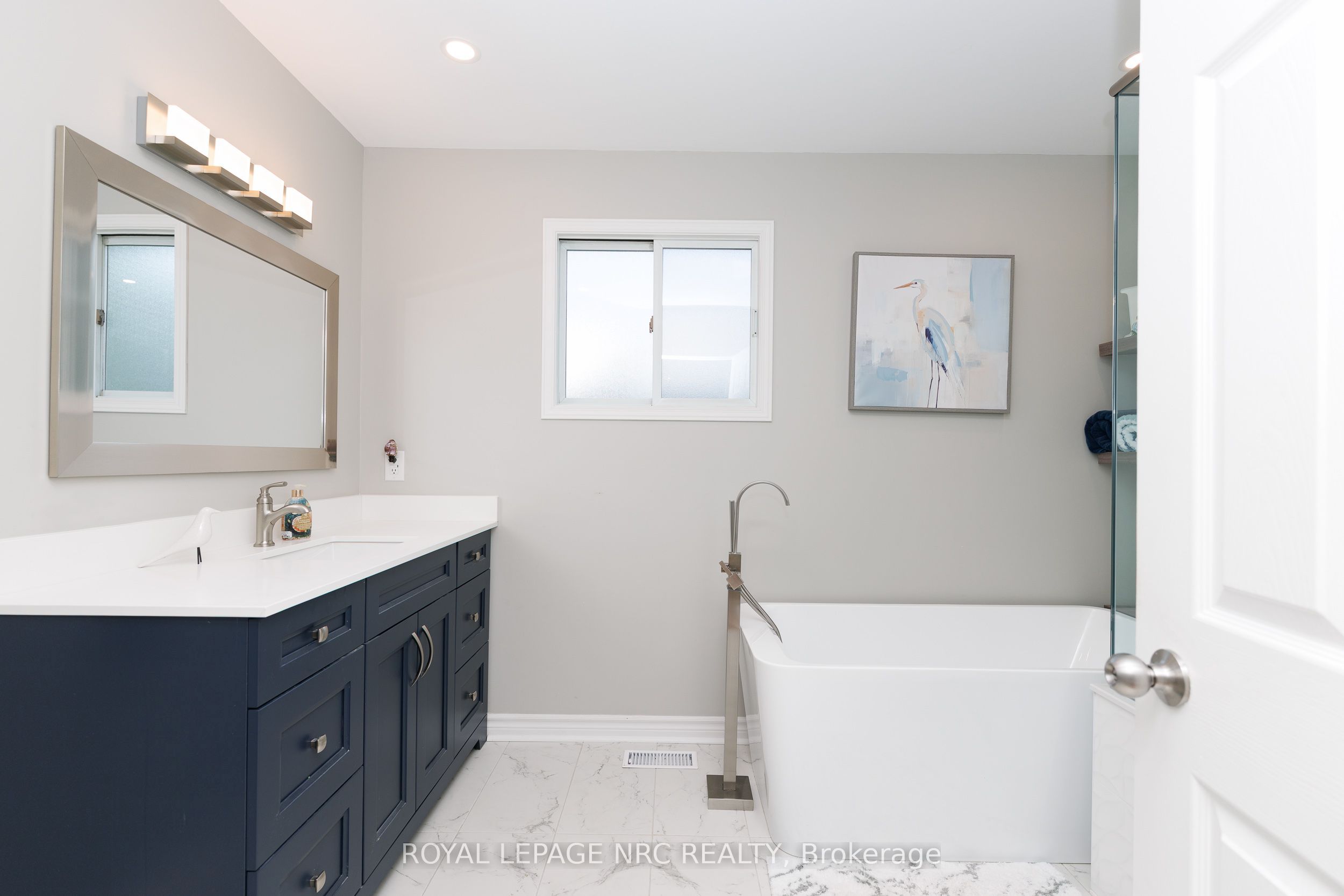 15 Foxhill Crescent Property Photo 12