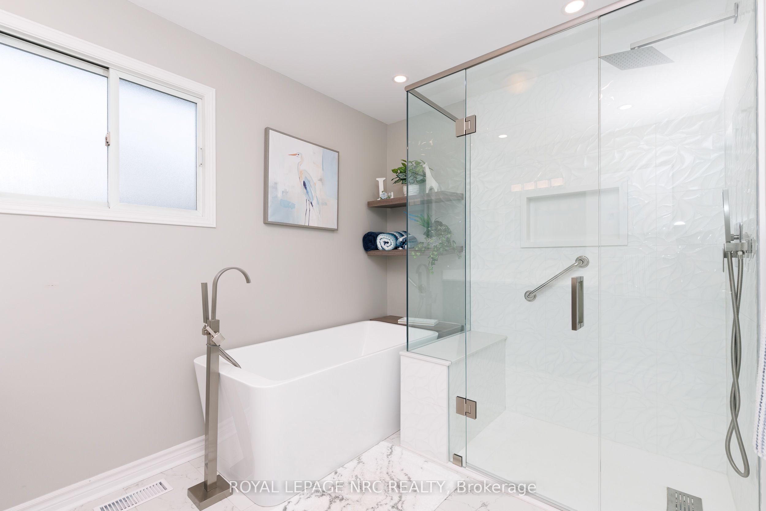 15 Foxhill Crescent Property Photo 13